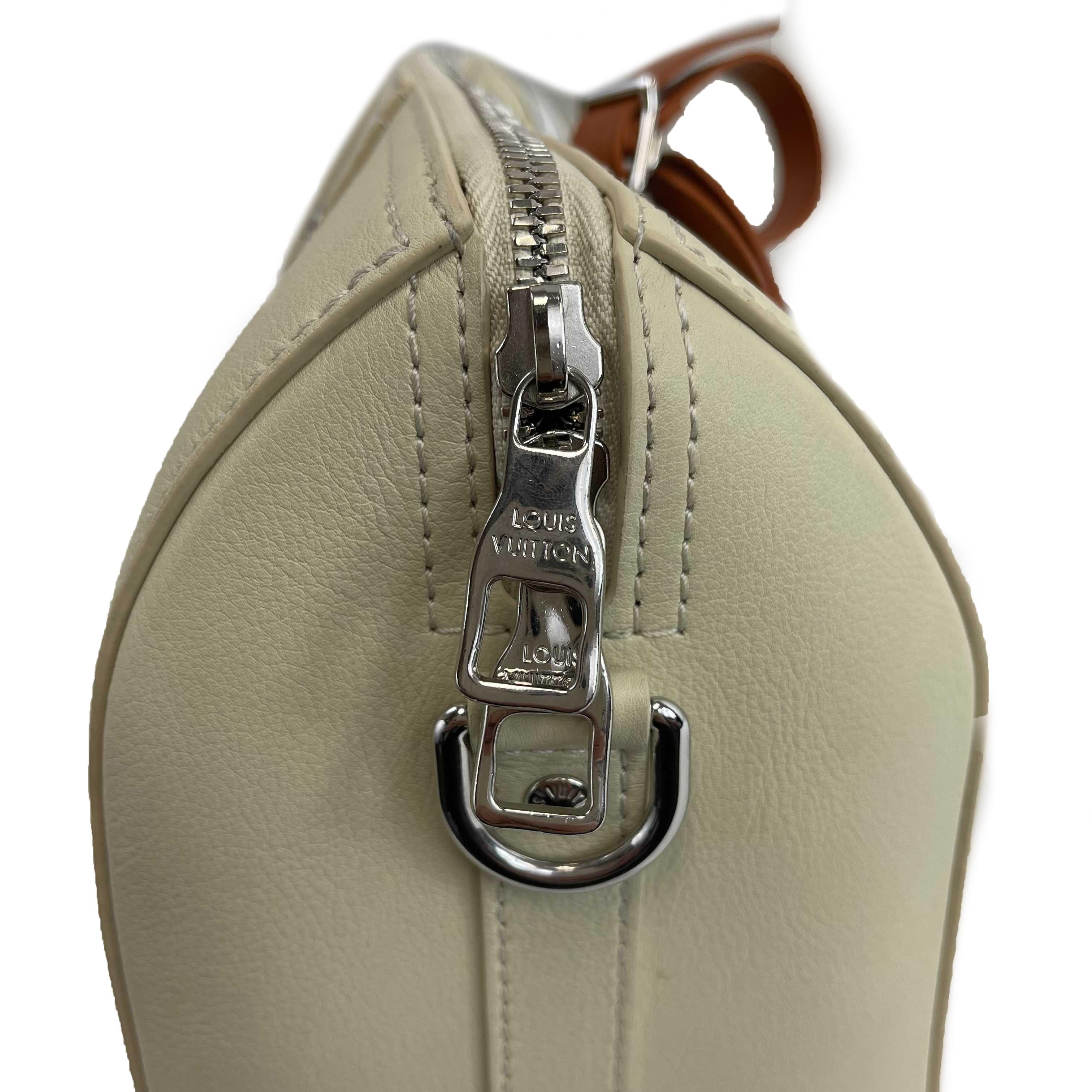 Louis Vuitton - City Keepall Bag Trunk L'oeil Calf Leather Cream Shoulder Bag For Sale 1
