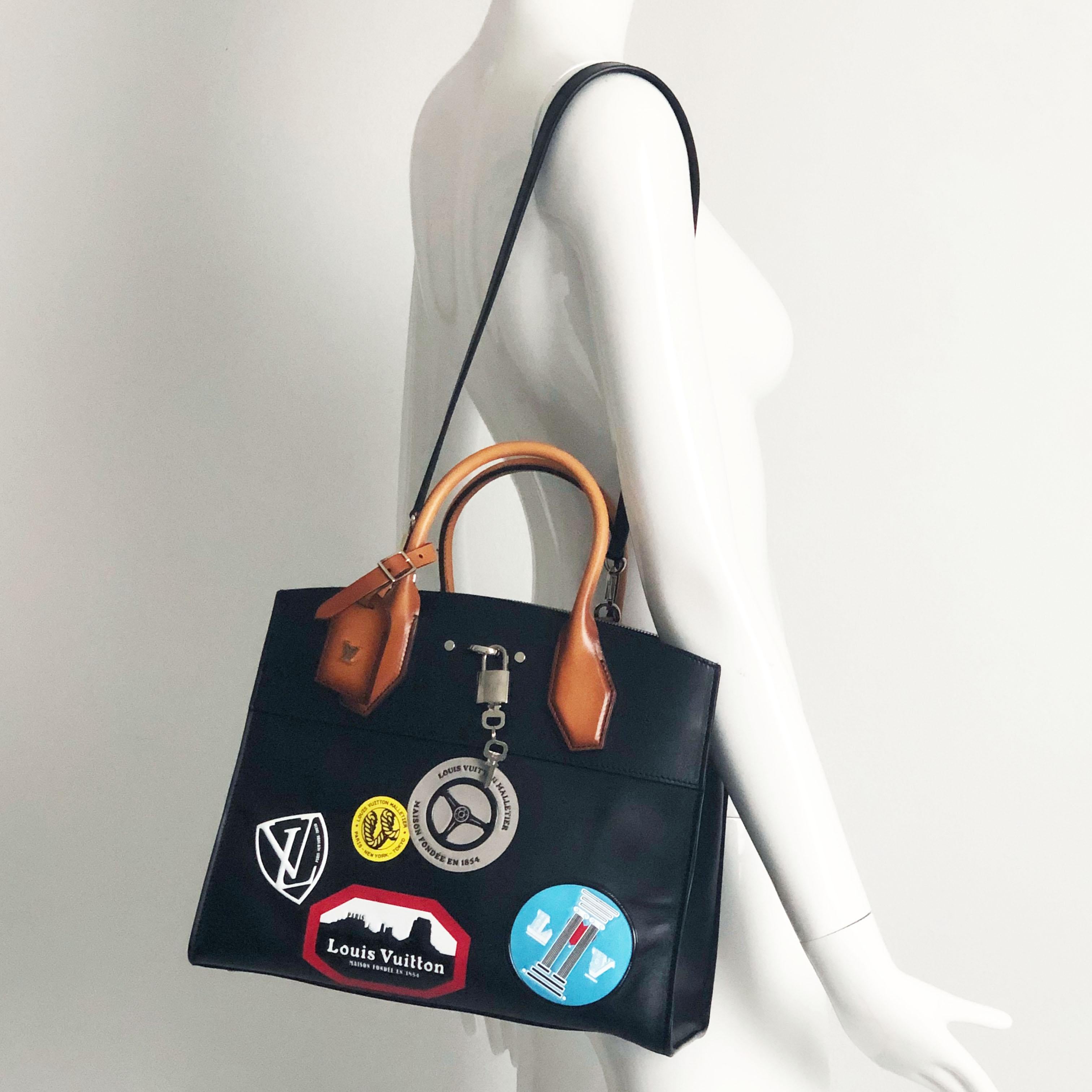 Noir Prototype de sac cabas City Steamer MM World Tour de Louis Vuitton, F/W 2016 
