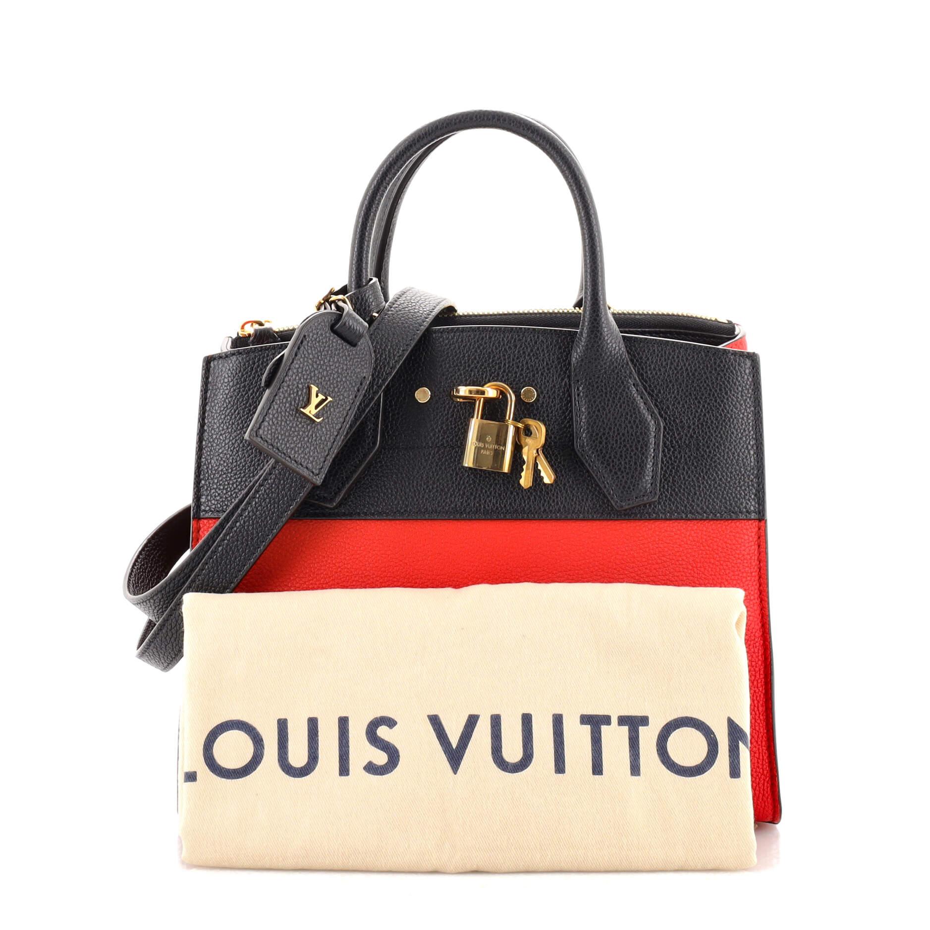 Condition: Great. Light creasing on exterior, small indentations and marks on interior sides, minor cracking on handle base and side opening wax edges, scratches on hardware.
Accessories: Keys, Lock, Luggage Tag, Dust Bag, With Strap
Measurements: