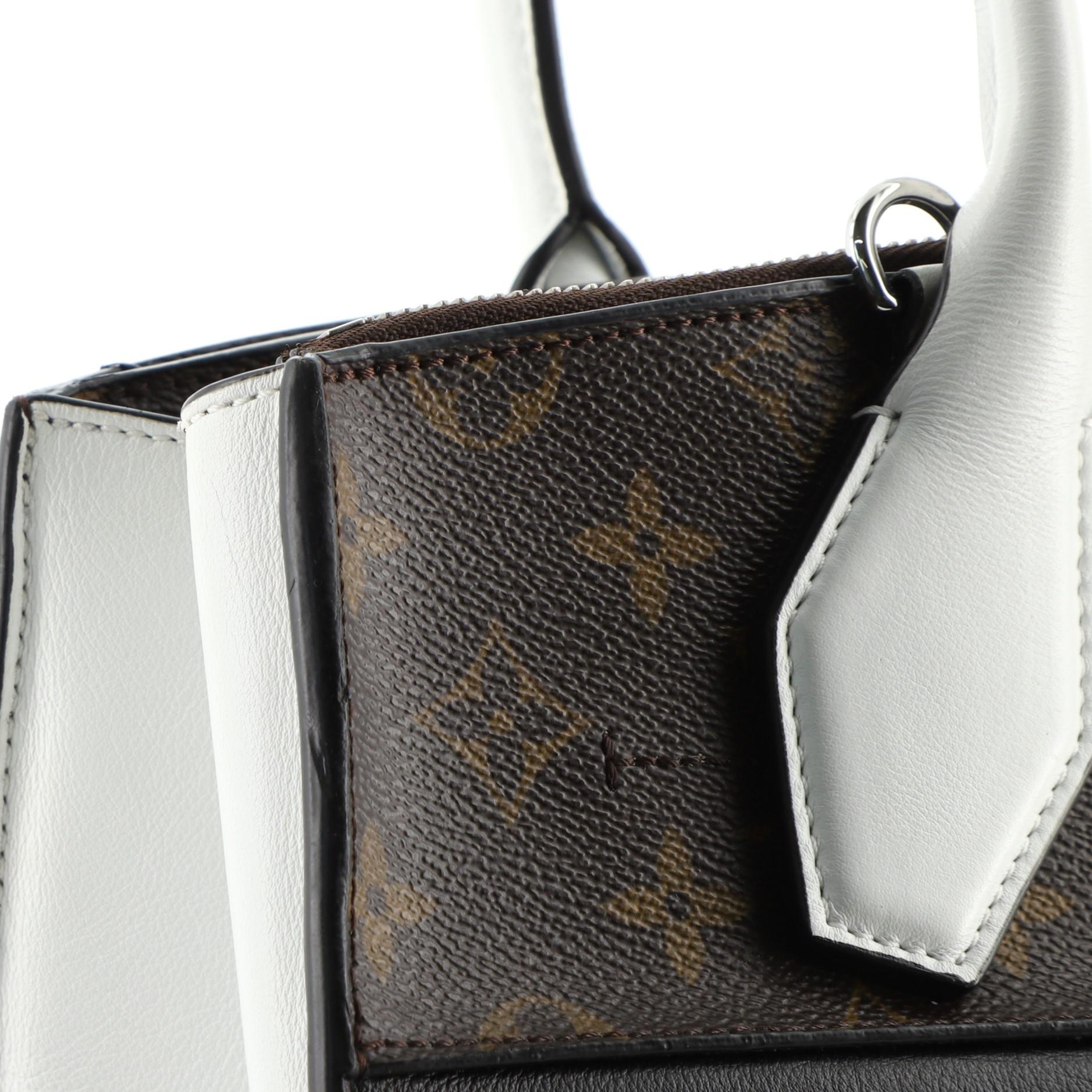 Women's or Men's Louis Vuitton City Steamer Pockets Handbag Monogram Canvas and Leather MM