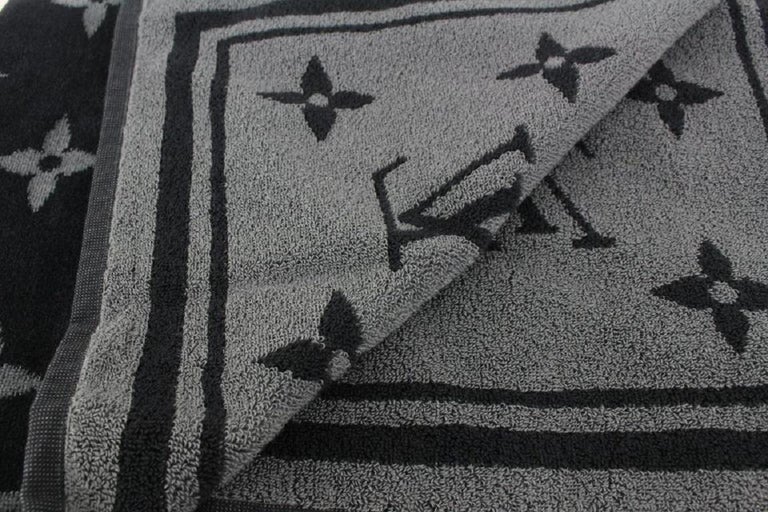 Louis Vuitton Black Monogram Eclipse Beach Towel 101lv29 at