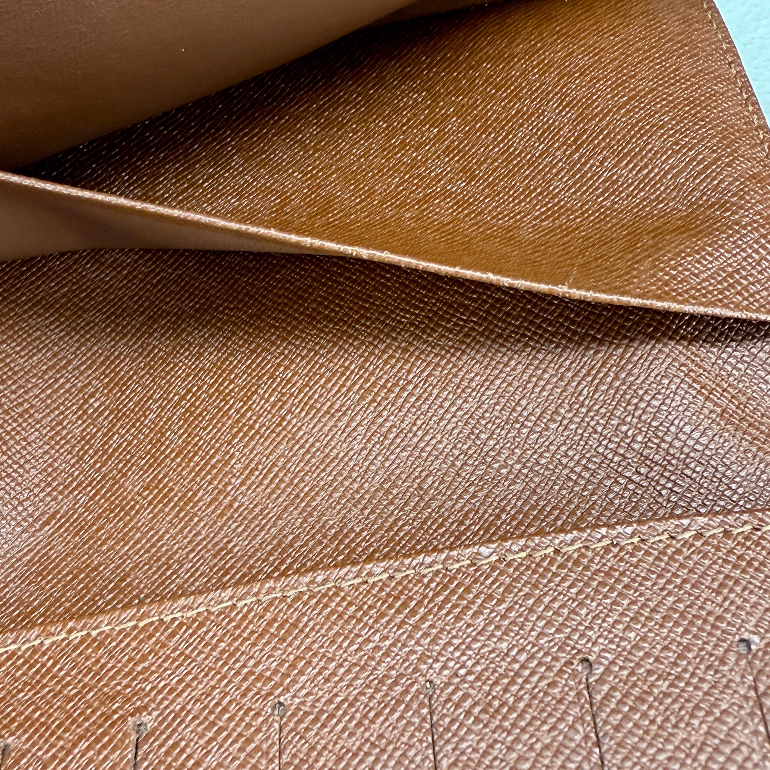 Louis Vuitton Classic Monogram Canvas Geldbörse im Angebot 6