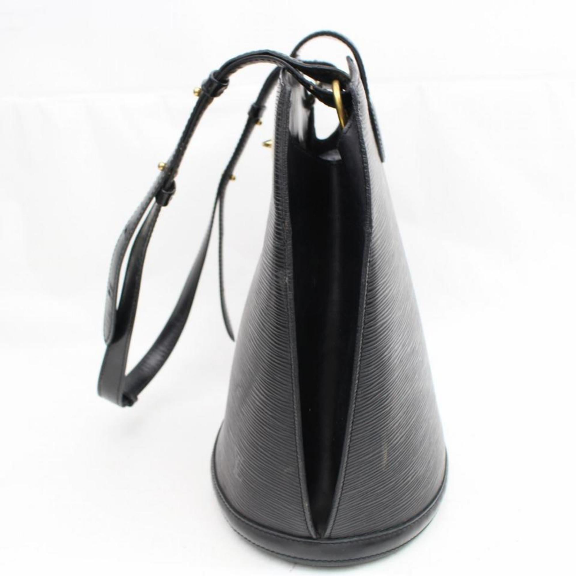 Louis Vuitton Cluny 867145 Black Leather Shoulder Bag For Sale 3