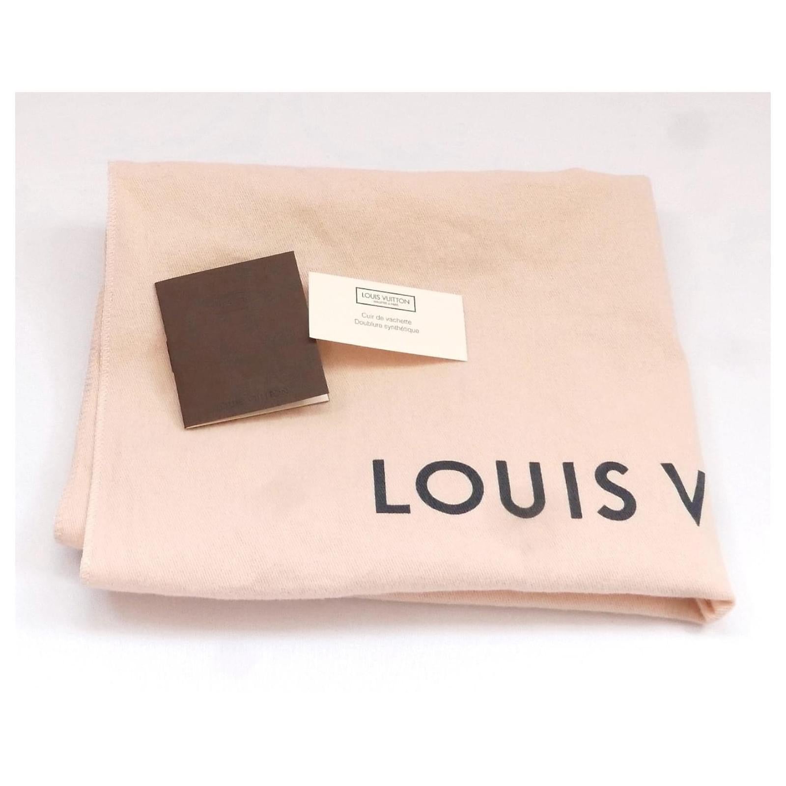 Louis Vuitton Cluny BB Marineblaue Epi Ledertasche im Angebot 8