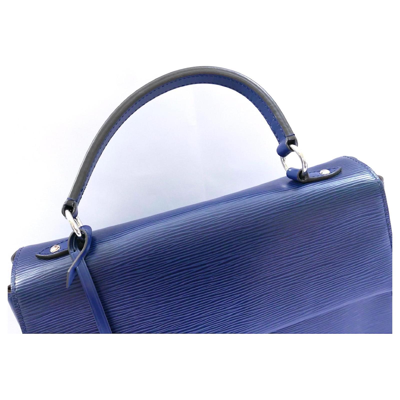 Louis Vuitton Cluny BB Marineblaue Epi Ledertasche Damen im Angebot