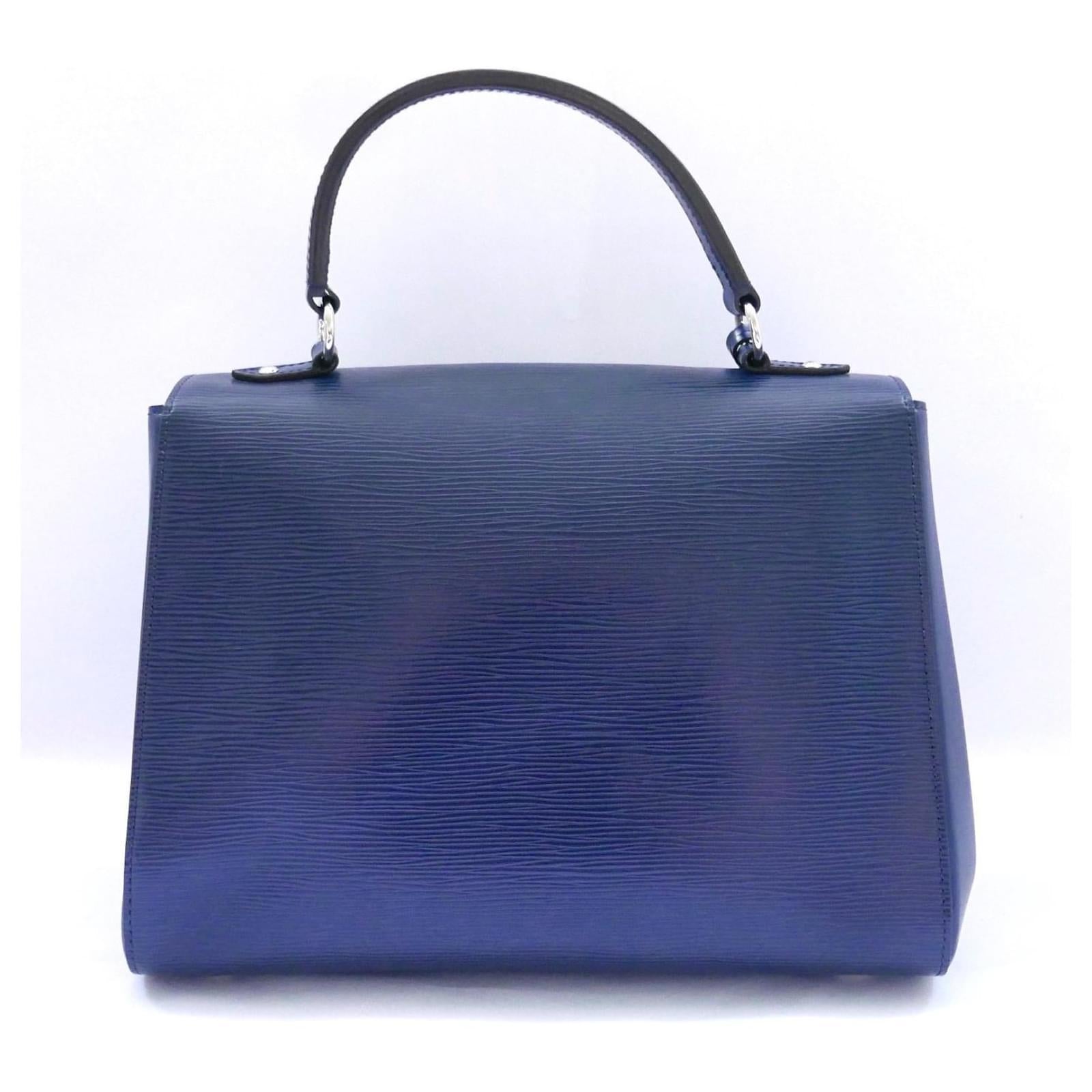 Louis Vuitton Cluny BB Marineblaue Epi Ledertasche im Angebot 1