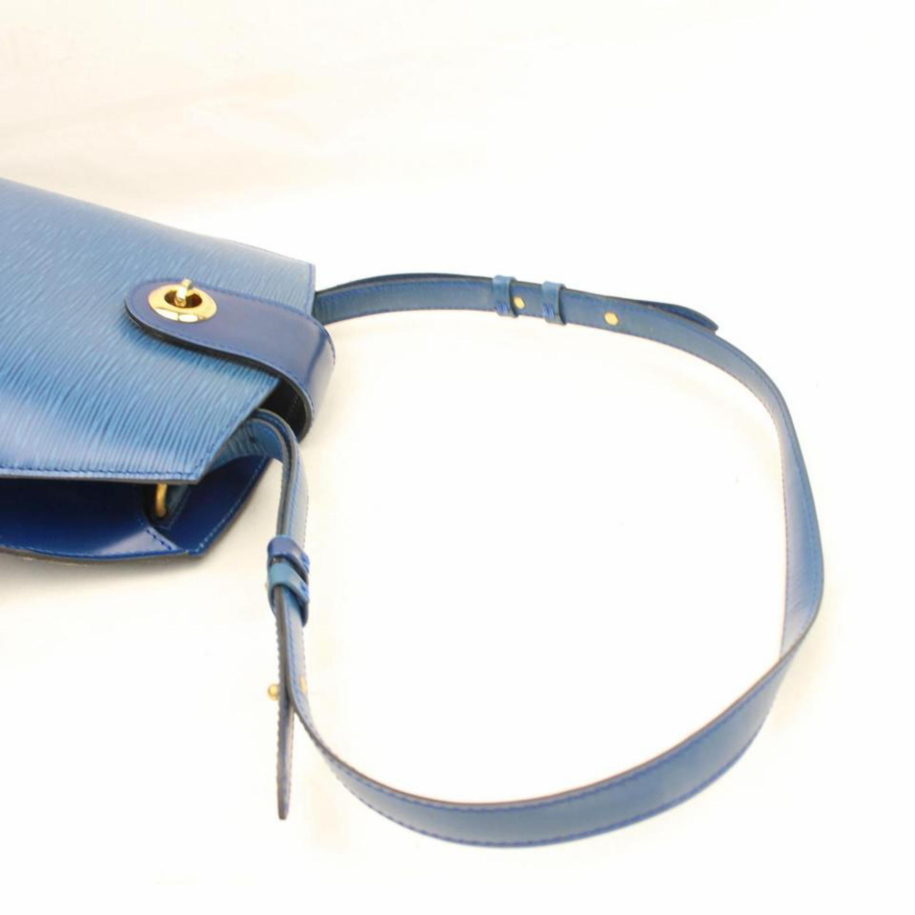 Louis Vuitton Cluny Epi 865824 Blue Leather Shoulder Bag In Good Condition For Sale In Forest Hills, NY