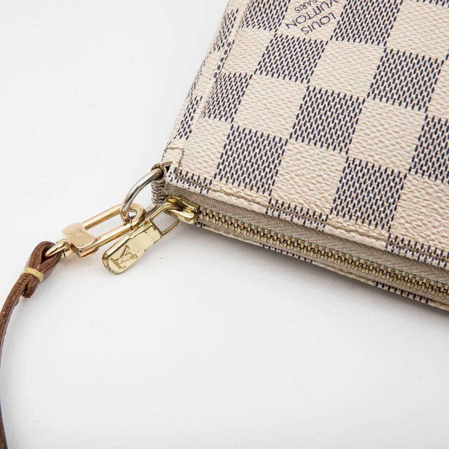 LOUIS VUITTON Clutch in Azur Checkered Canvas and Natural Cow Leather  2