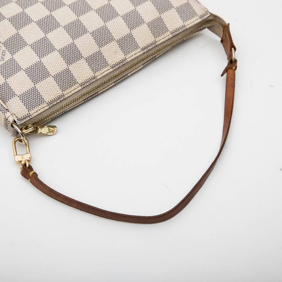LOUIS VUITTON Clutch in Azur Checkered Canvas and Natural Cow Leather  3