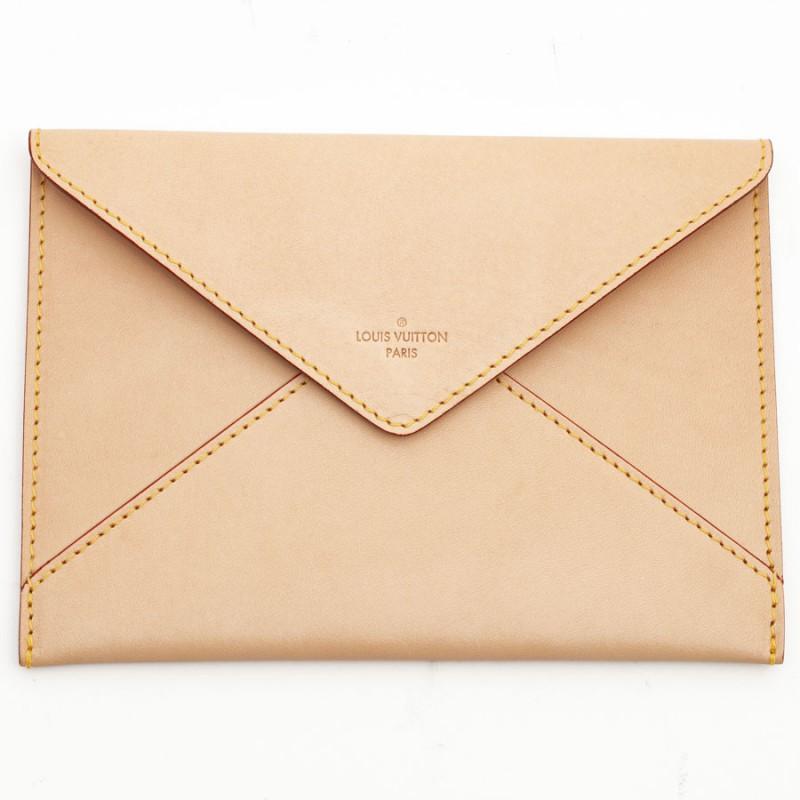 LOUIS VUITTON Clutch In Smooth Beige Leather 1