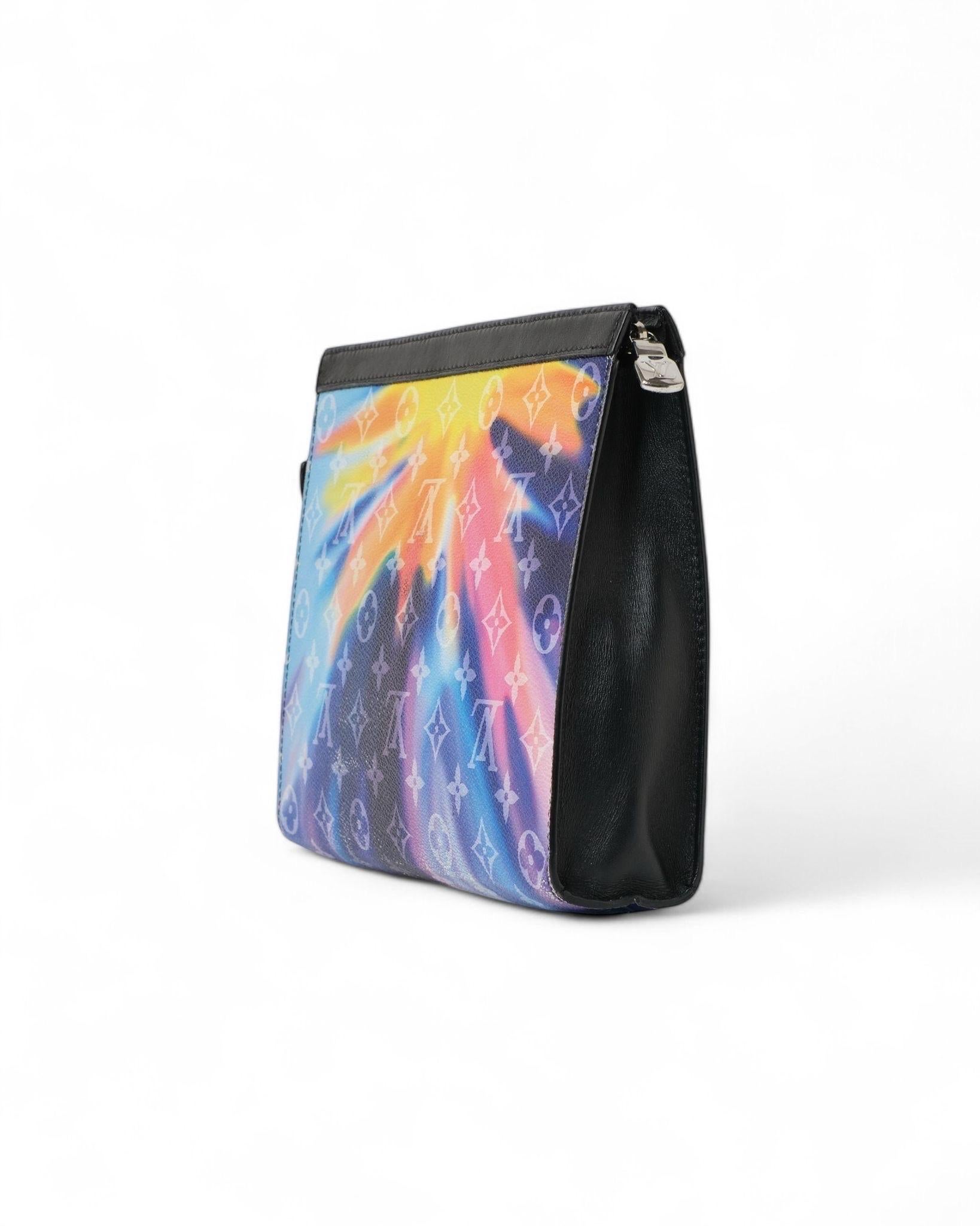 Louis Vuitton Clutch Sonnenuntergang Multicolor (Grau) im Angebot