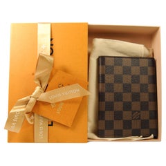 Louis Vuitton Copri passaporto in pelle di vacchetta rivestita di tela Francia