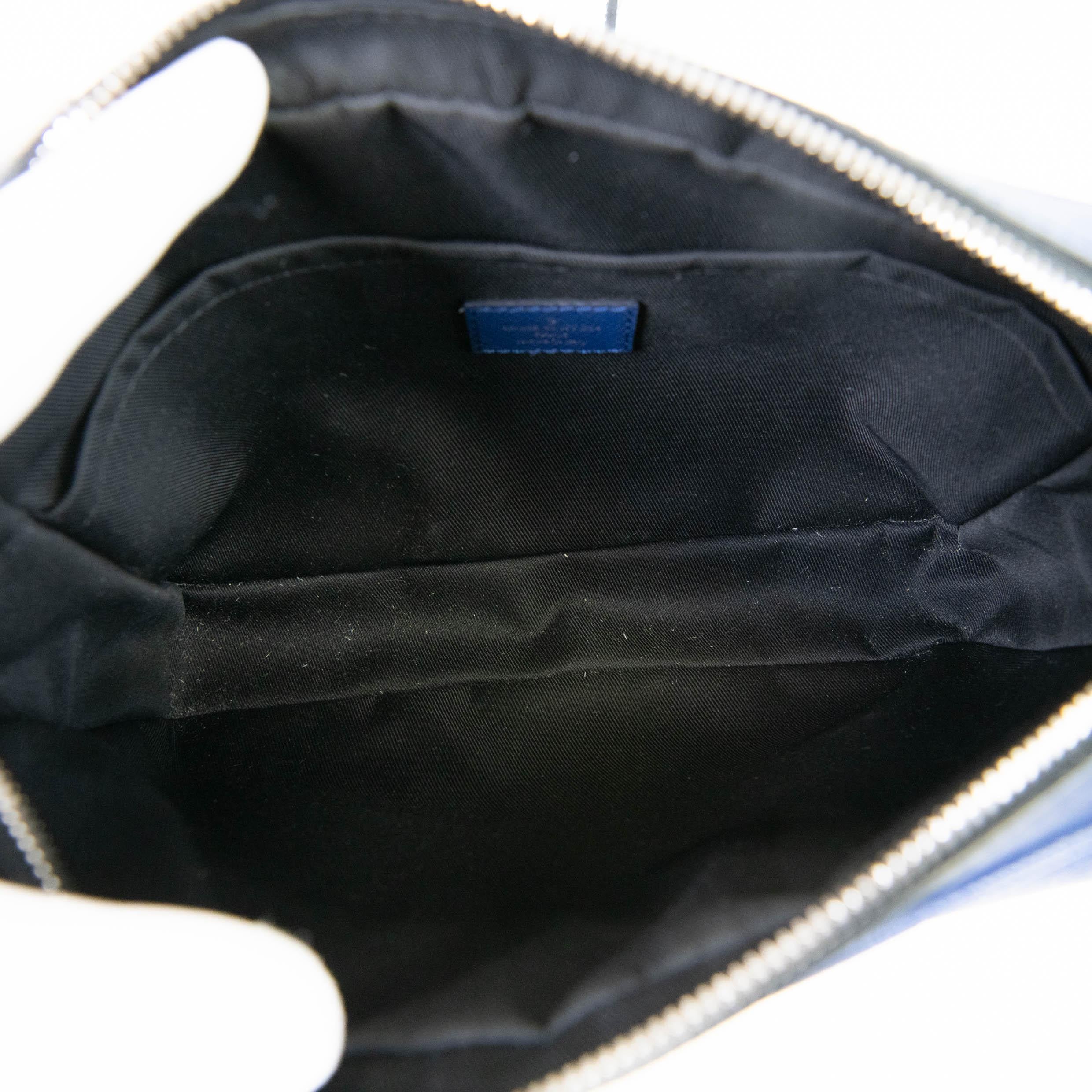 Louis Vuitton Cobalt Blue Taiga Monogram Outdoor Messenger Bag 2