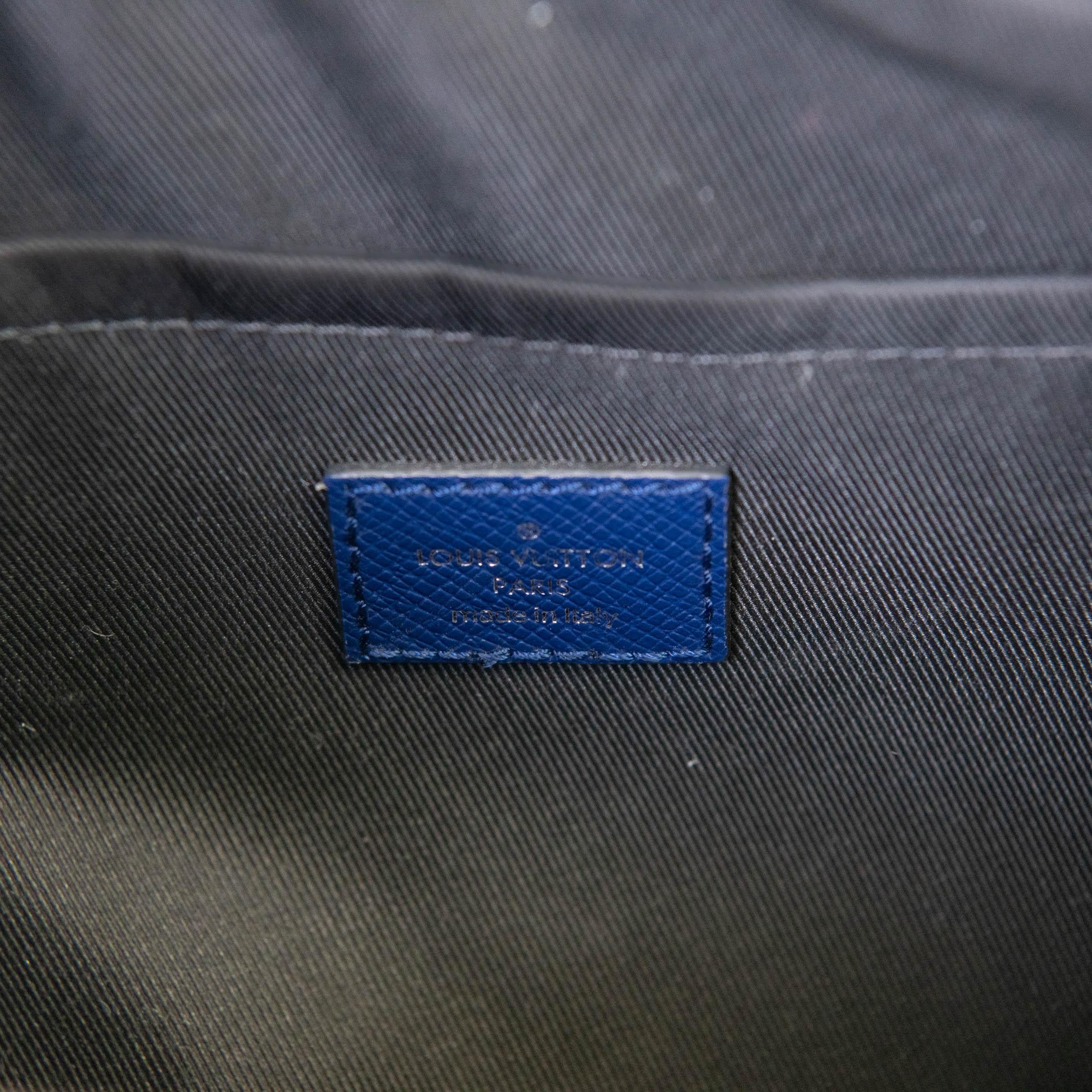 Louis Vuitton Cobalt Blue Taiga Monogram Outdoor Messenger Bag 3
