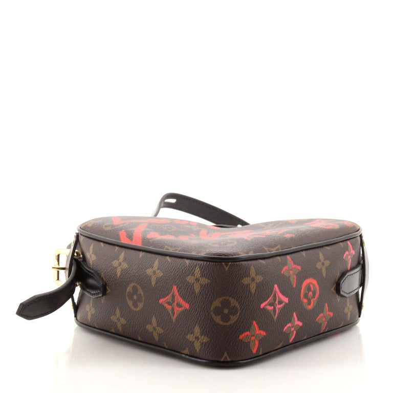 Louis Vuitton Coeur Handbag Limited Edition Fall in Love Monogram Canvas In Good Condition For Sale In New York, NY