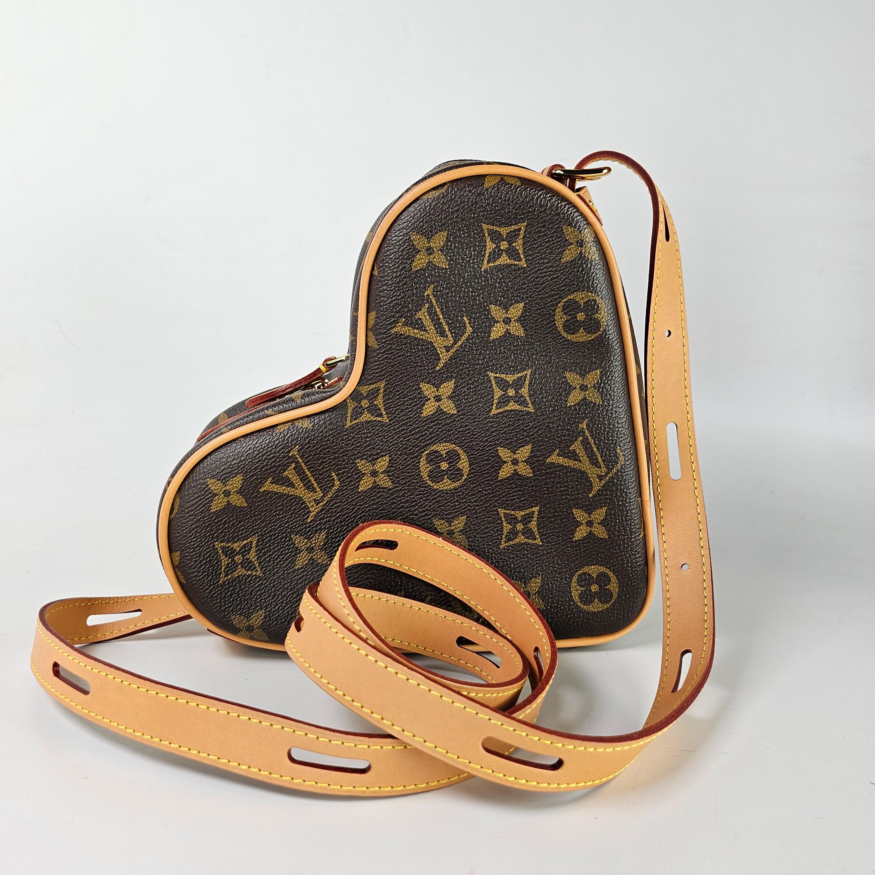 Louis Vuitton Coeur Heart Limited Edition Game On Monogram Canvas Crossbody Bag In Excellent Condition In Denver, CO