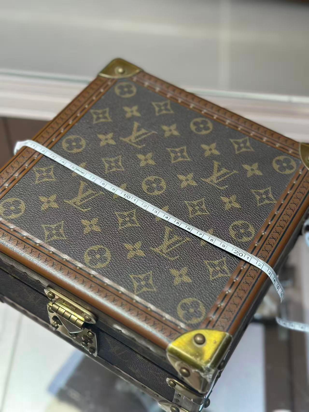 Louis Vuitton Jewelry Boxes - 14 For Sale on 1stDibs | louis
