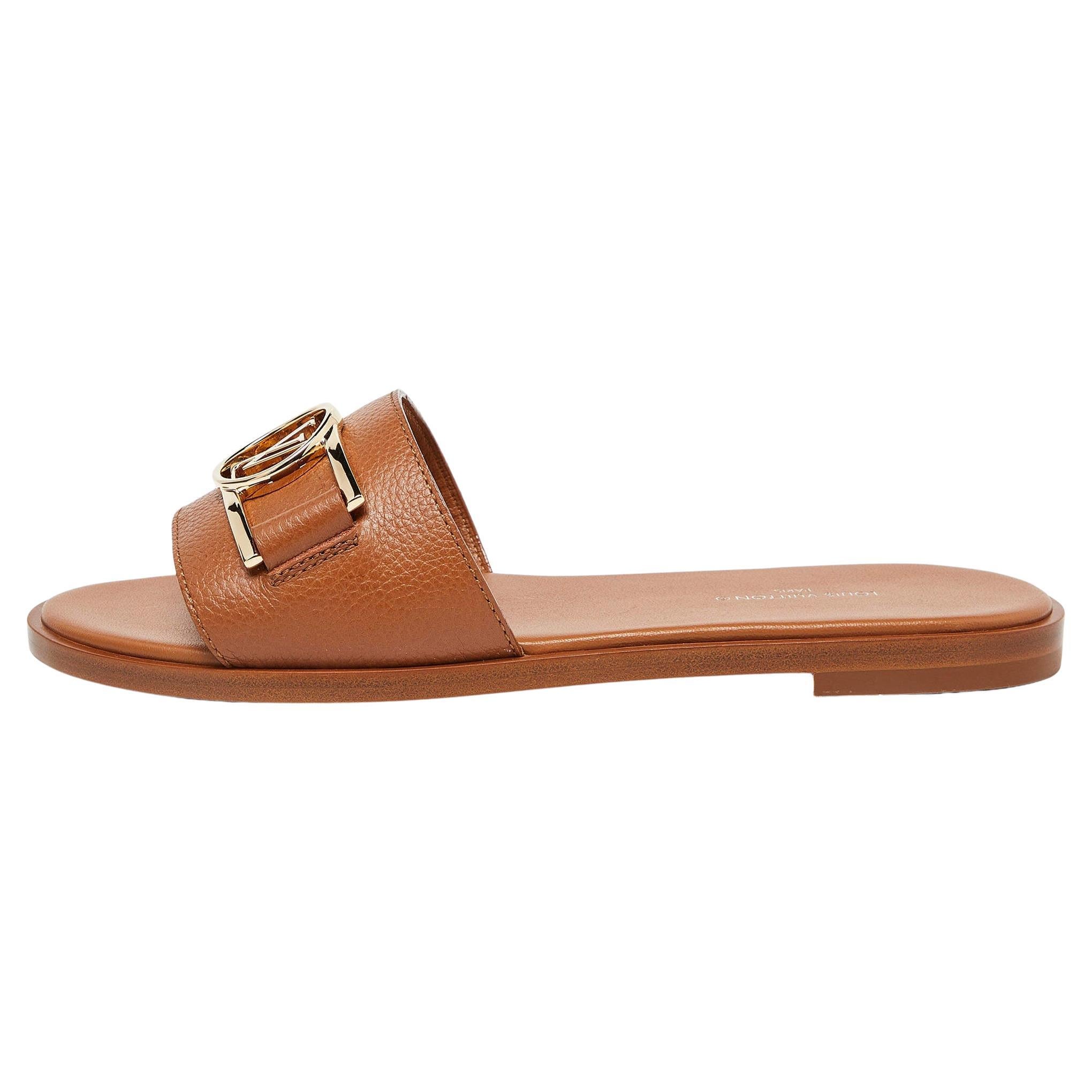 Ladies Comfort Leather Sandals, Style : Modern, Feature : Good Quality,  Comfortable at Rs 500 / Pair in Kolkata