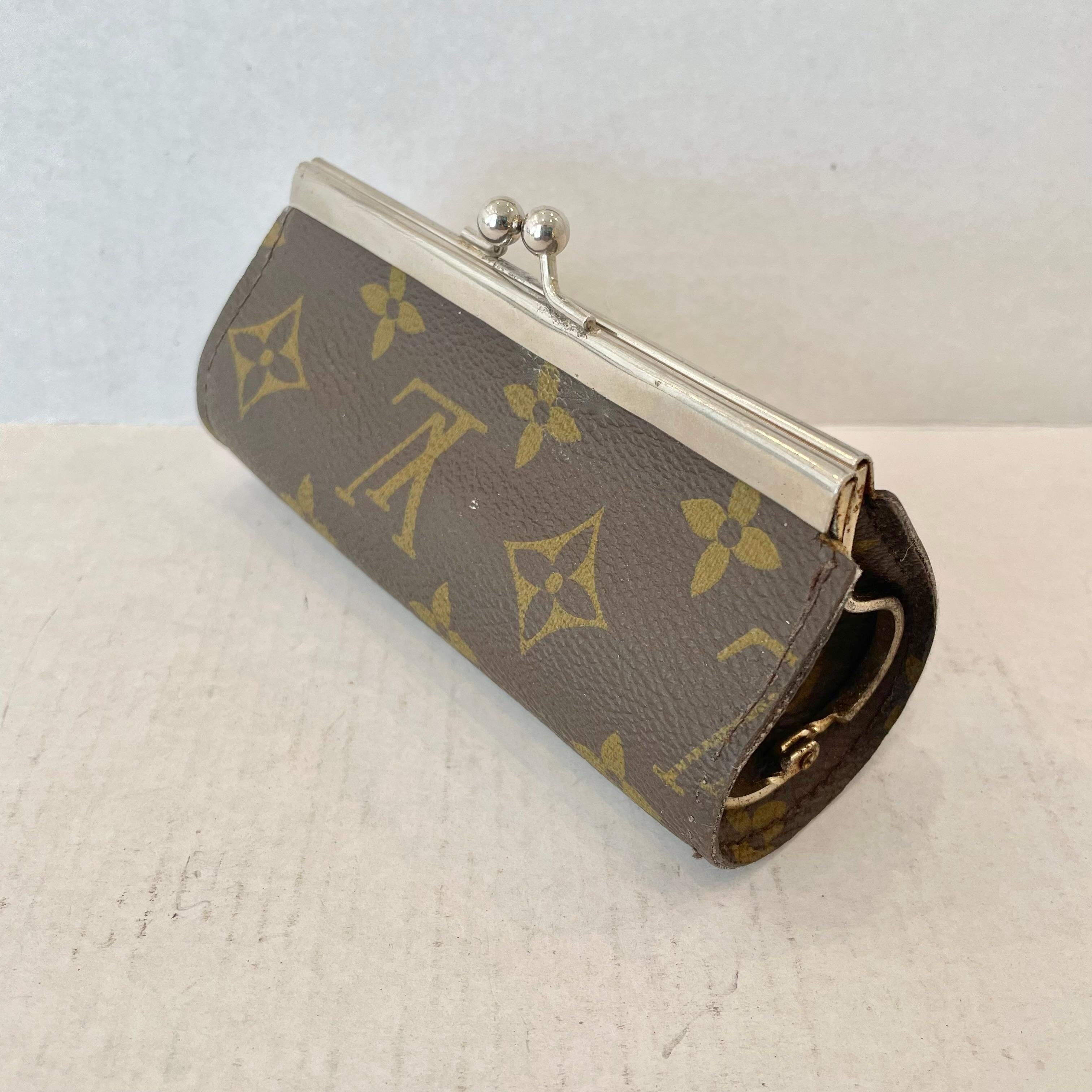 louis vuitton change purse