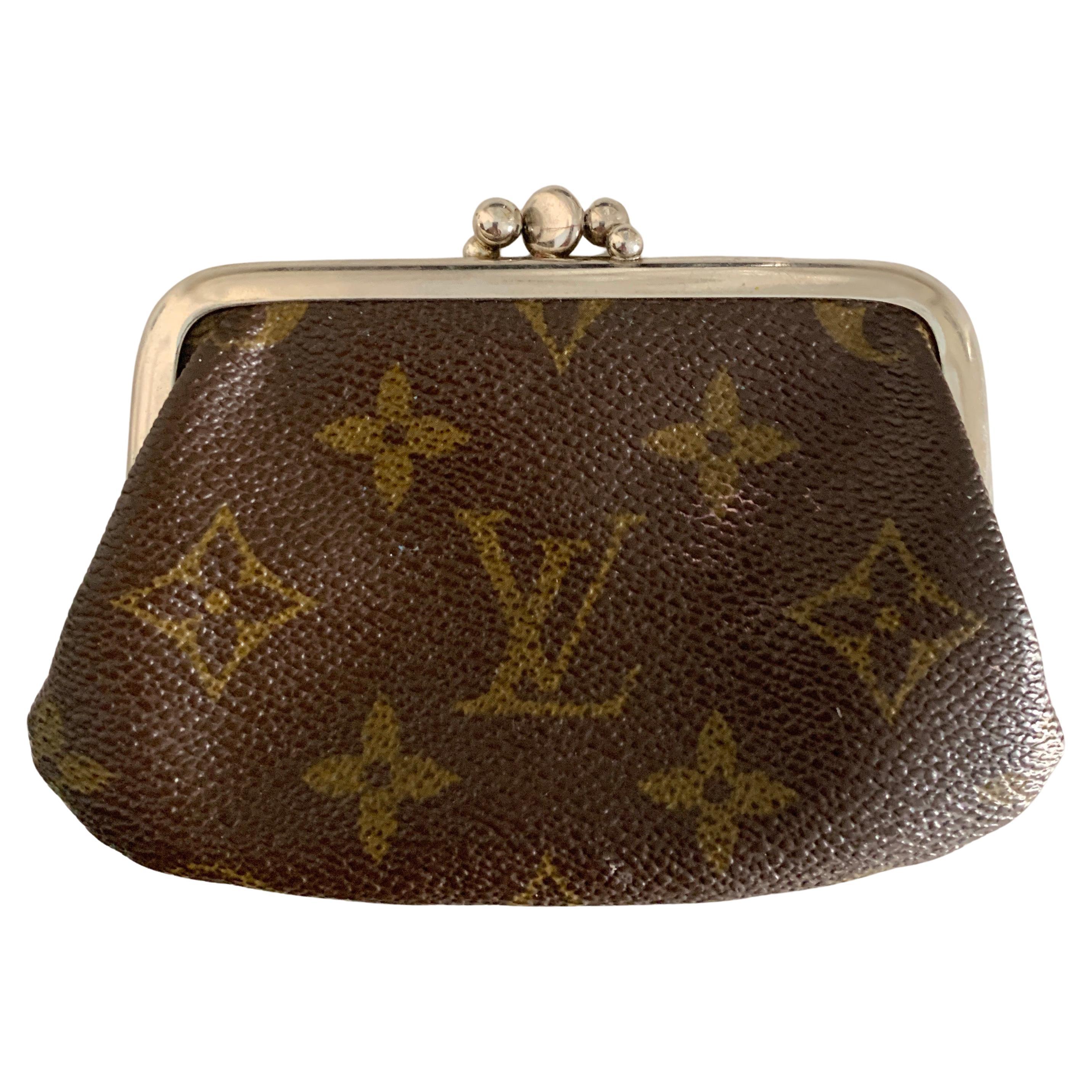 Louis Vuitton Coin Purse - 143 For Sale on 1stDibs