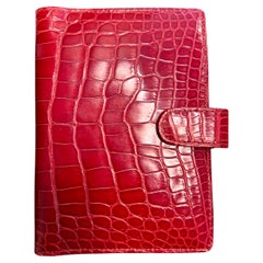 Louis Vuitton Rare calendrier de collection Etui en cuir de crocodile rouge