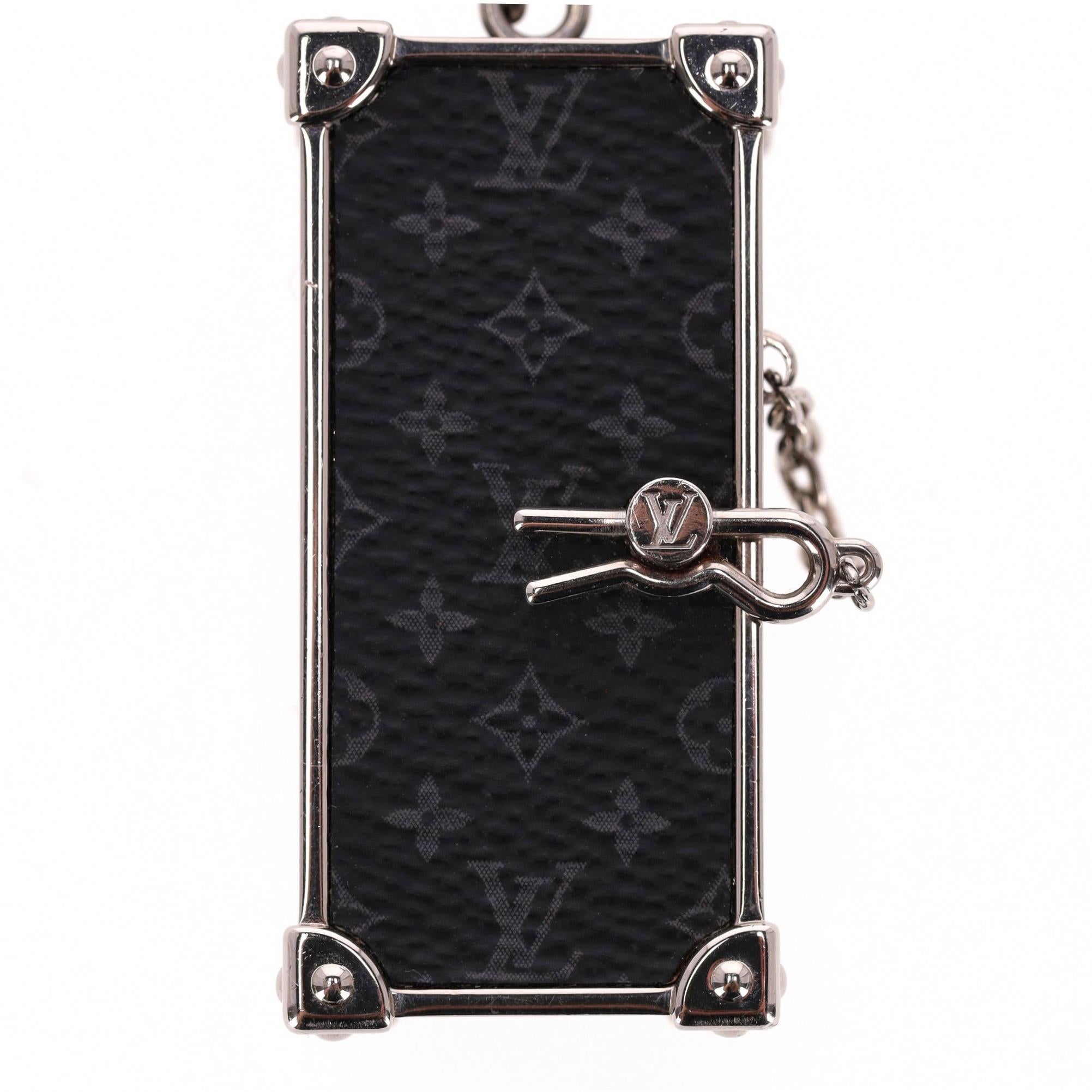 Collana The Eclipse Louis Vuitton Collier DJ Trunk Monogram in vendita 1