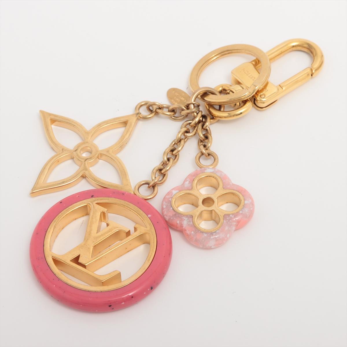 The Louis Vuitton Colorline Bag Charm is a vibrant and stylish accessory that adds a playful touch to any Louis Vuitton bag. Crafted with meticulous attention to detail, the bag charm reinterprets the Maison's Monogram Flowers and the LV Initials