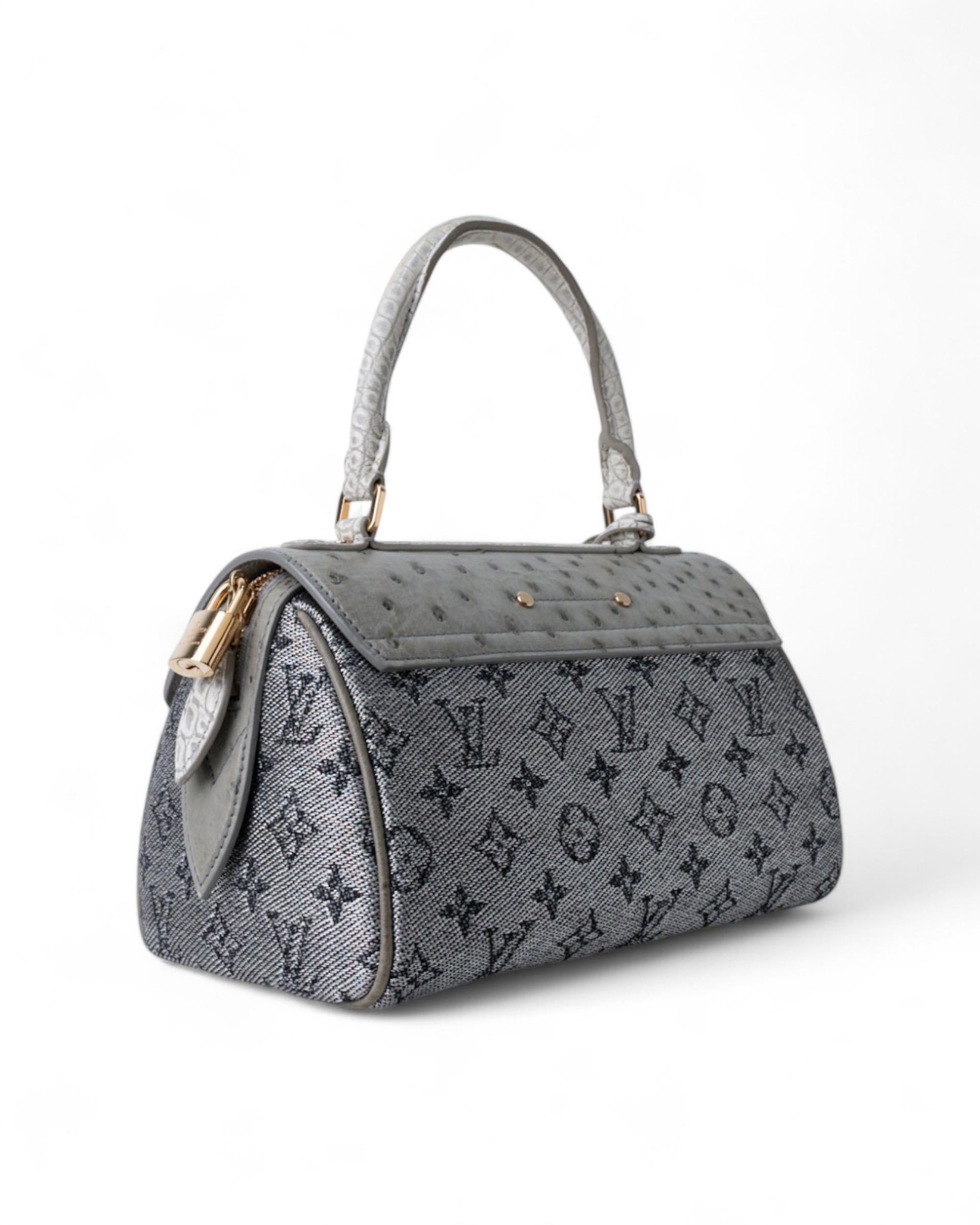 Louis Vuitton Comédie Carousel L.E. Top Handle Bag For Sale 1