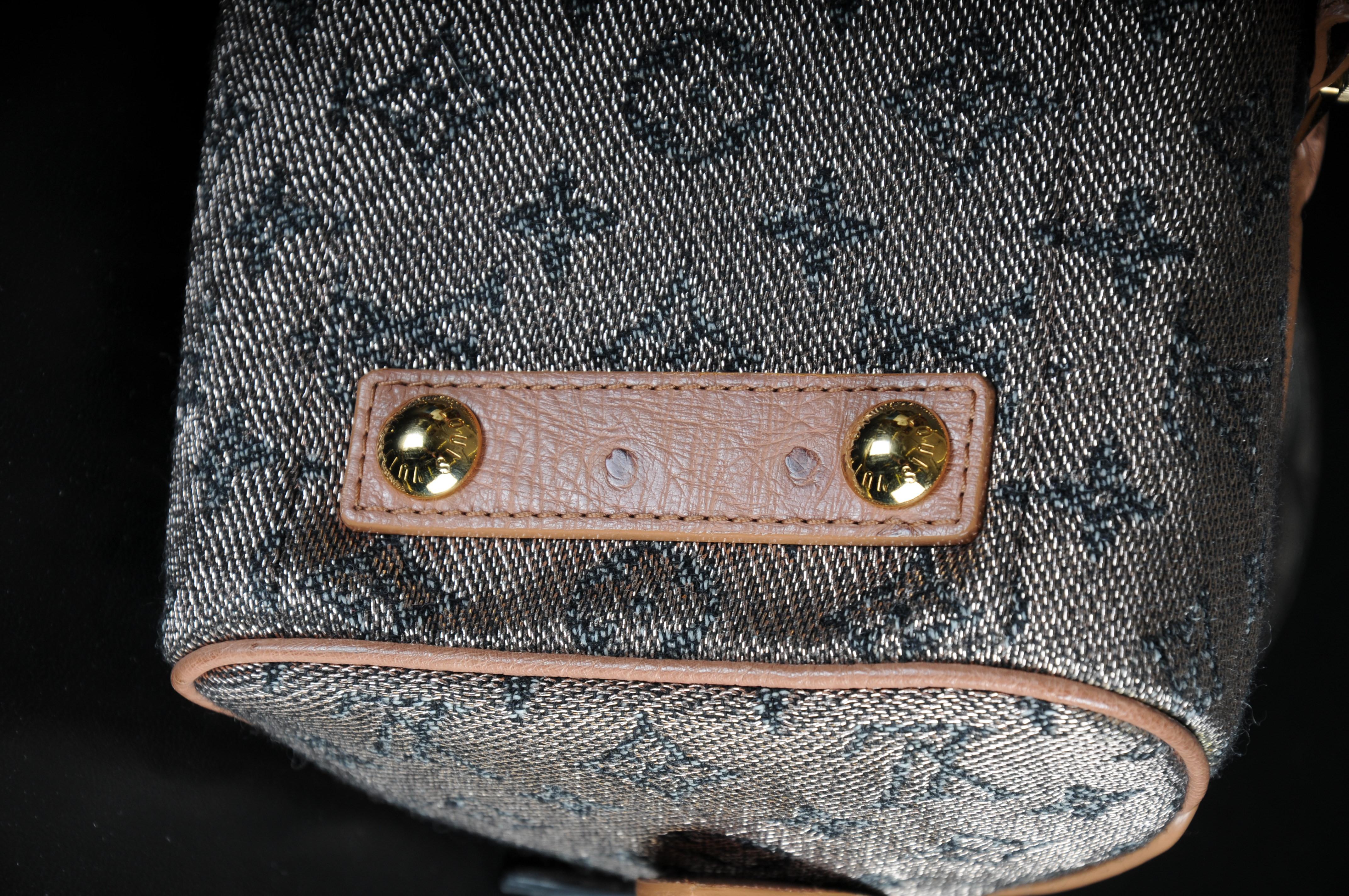 Louis Vuitton Comédie Karussell  Top Handle bag ostrich leather For Sale 11
