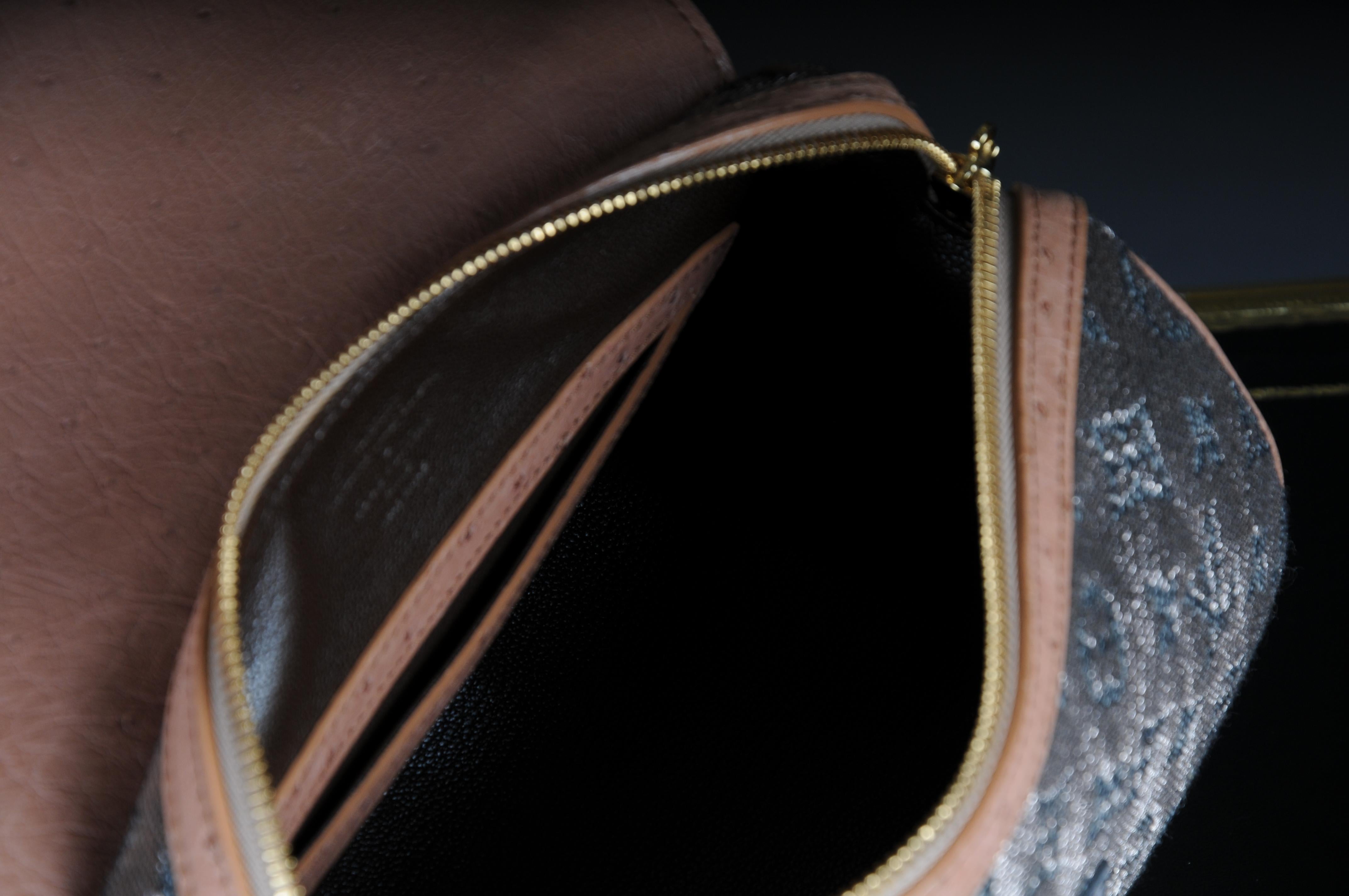 Louis Vuitton Comédie Karussell  Top Handle bag ostrich leather For Sale 15