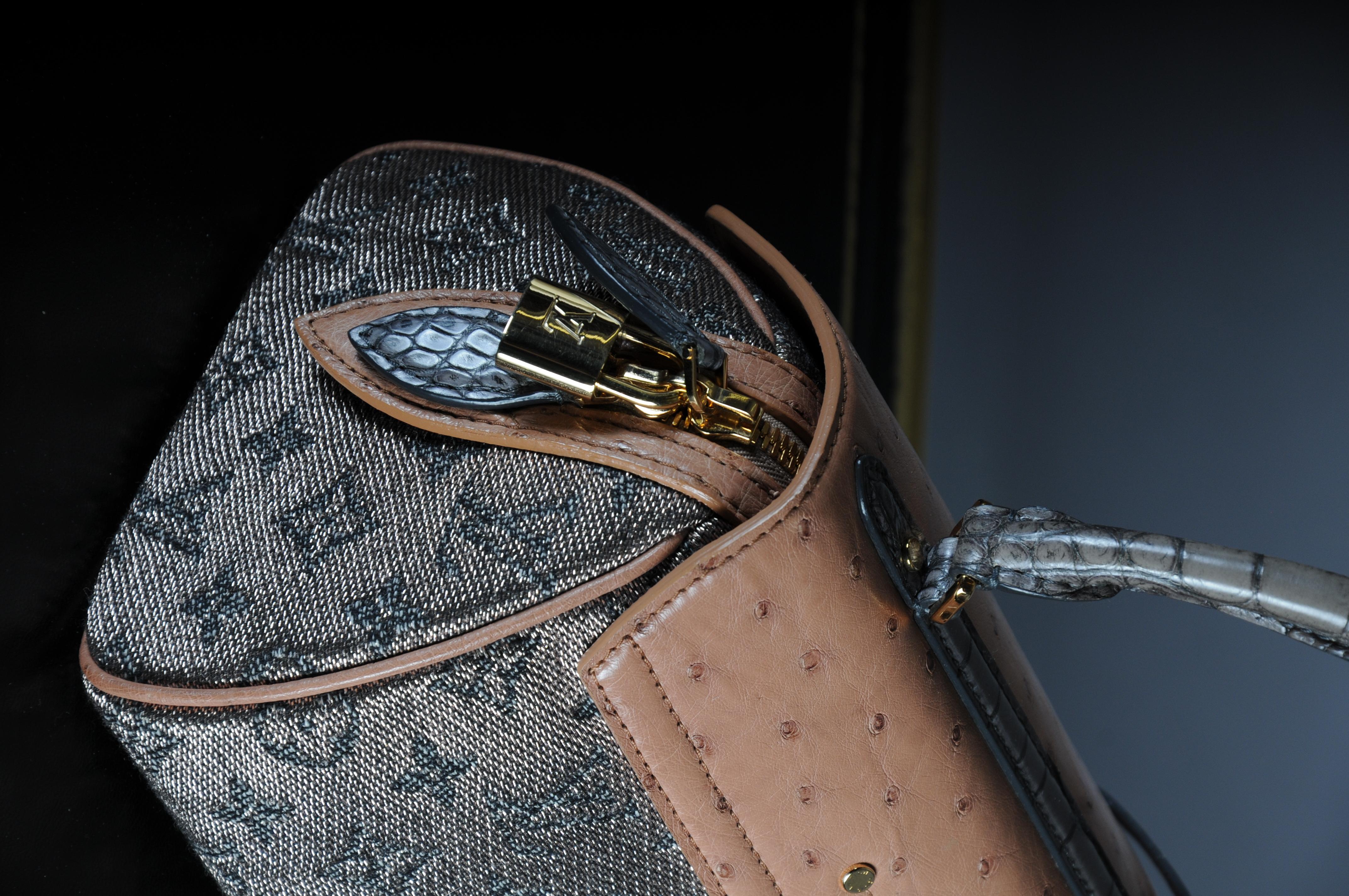 Louis Vuitton Comédie Karussell  Top Handle bag ostrich leather For Sale 1