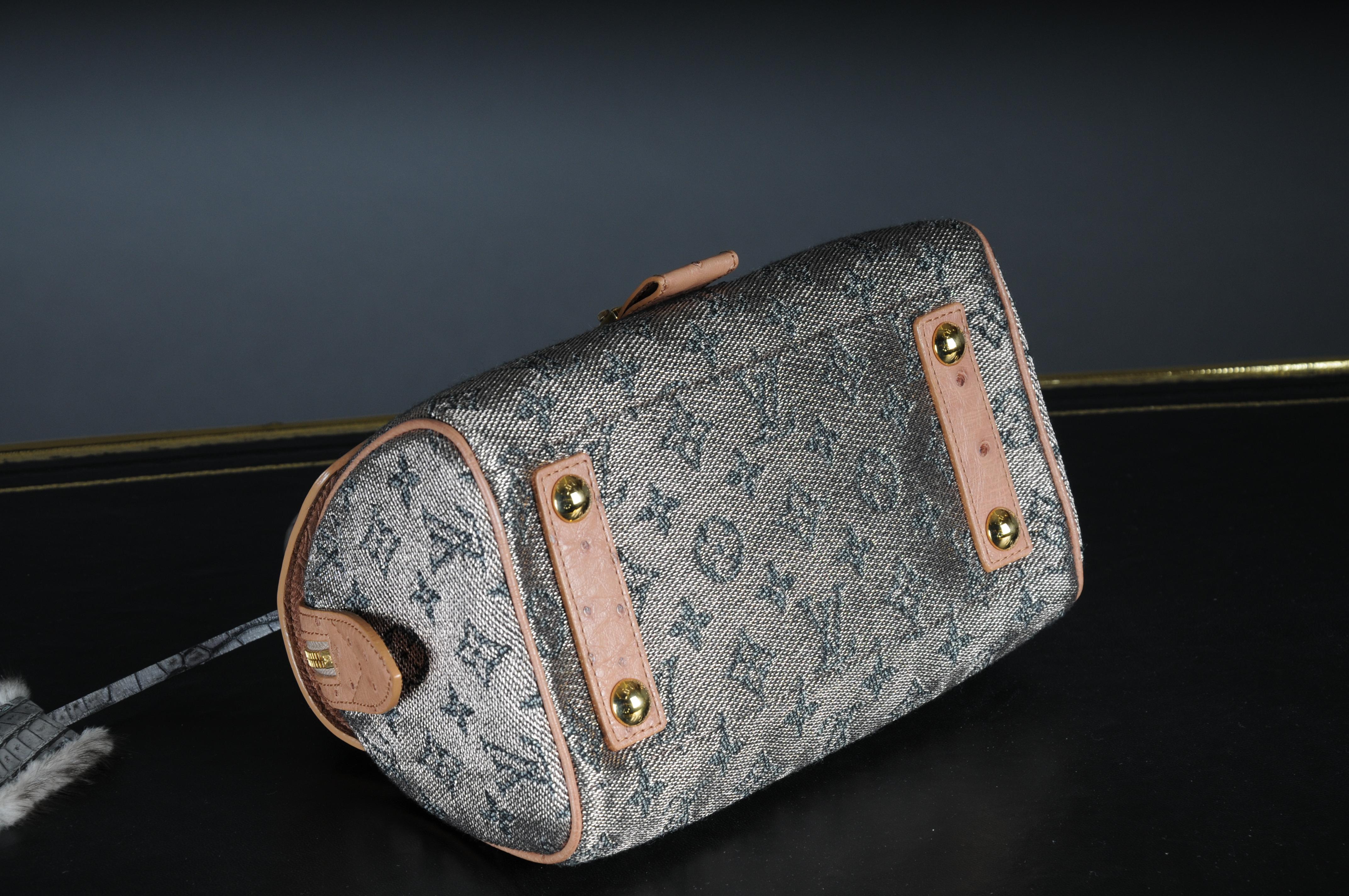 Louis Vuitton Comédie Karussell  Top Handle bag ostrich leather For Sale 2