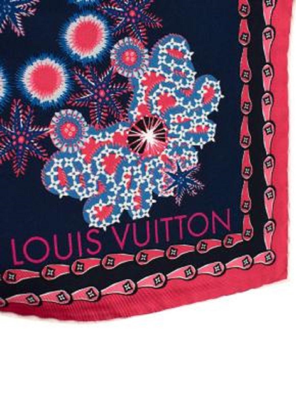 Women's Louis Vuitton Coral & navy patterned silk twill square scarf 90 For Sale
