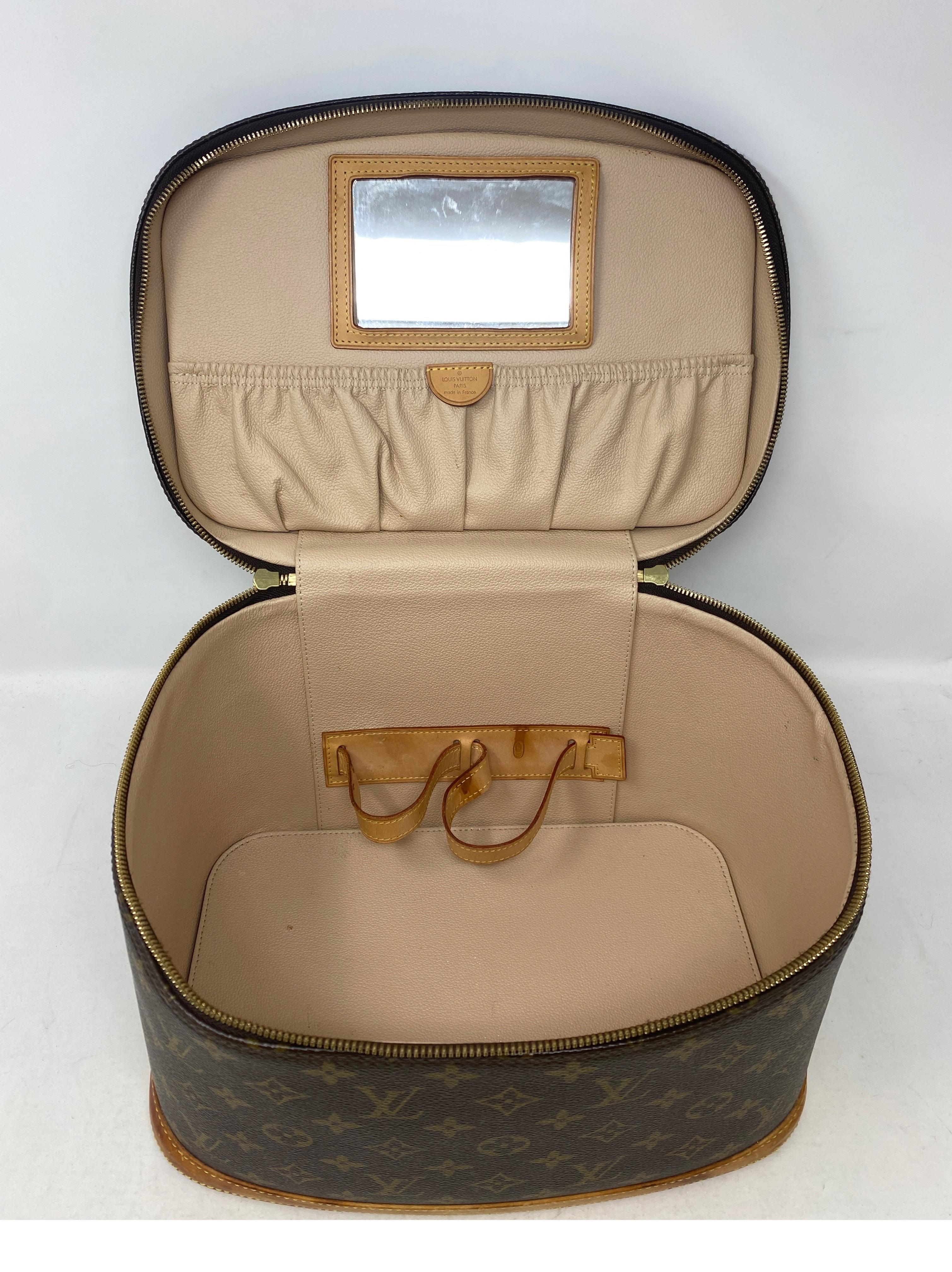 Louis Vuitton Cosmetic Bag  In Good Condition In Athens, GA
