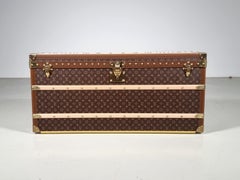 Louis Vuitton Courrier Lozine 110 trunk