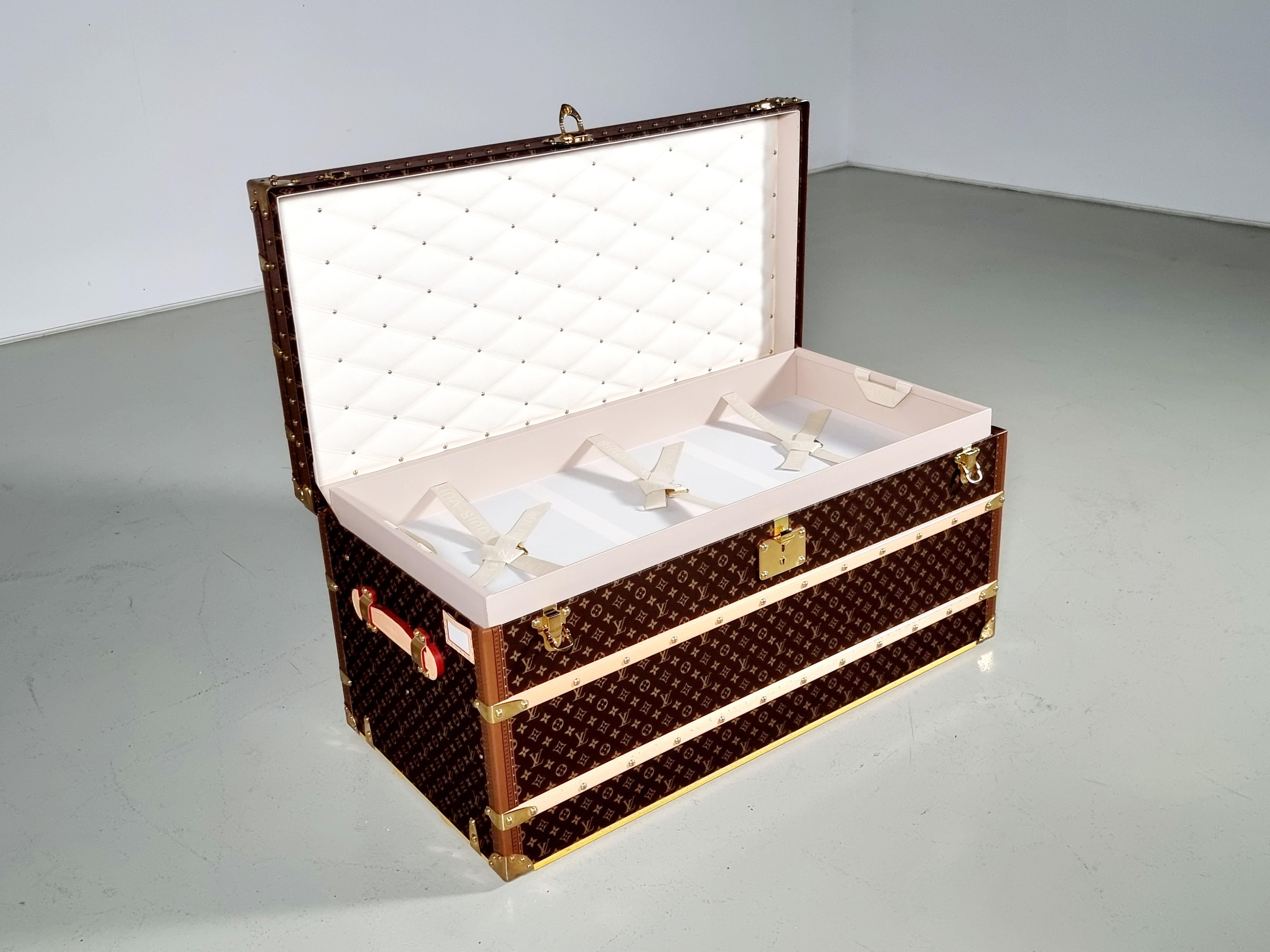 Art Deco Louis Vuitton Courrier Lozine 110 trunk