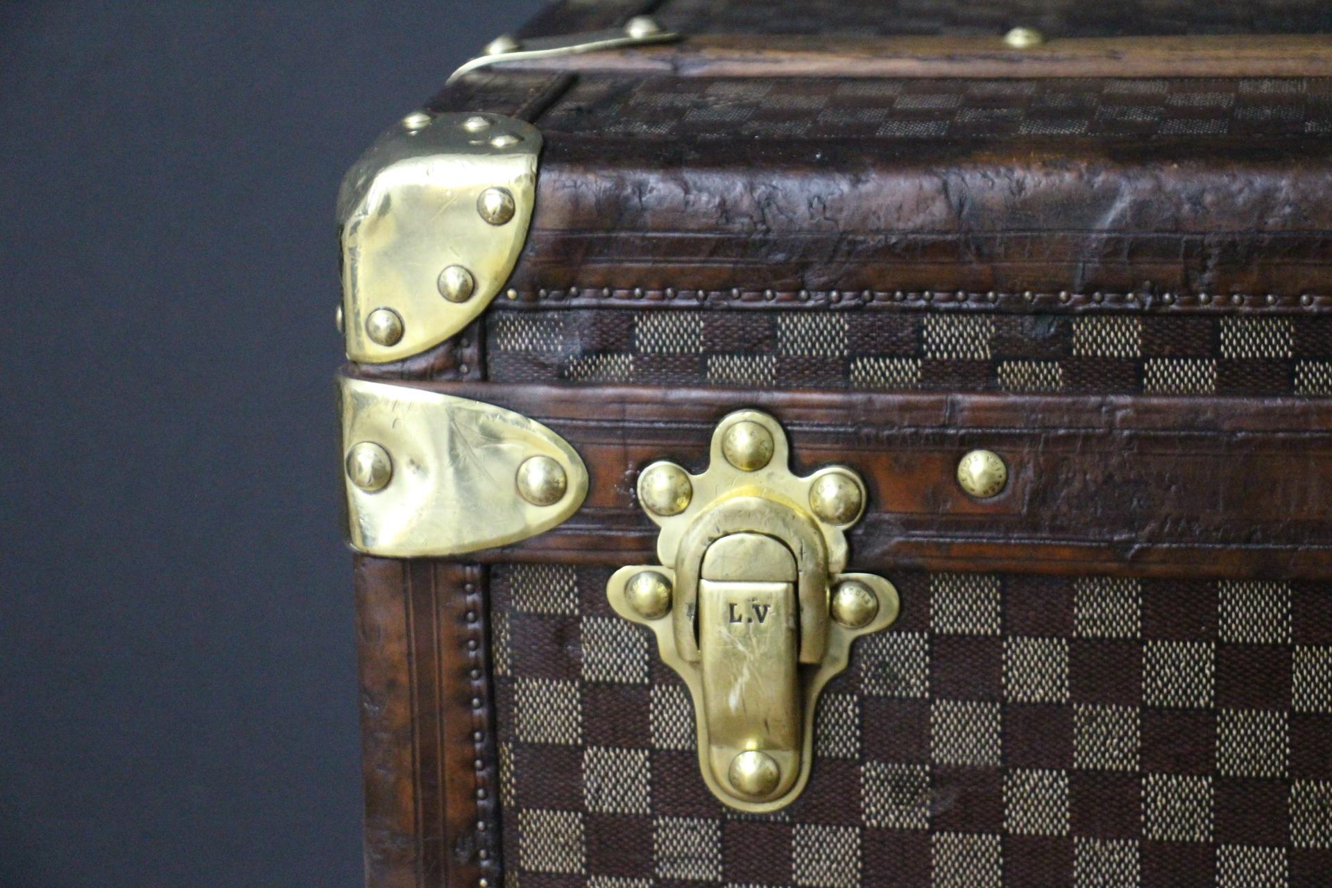Louis Vuitton Courrier-Truhe aus Damier Canvas in Damier 100 cm, Vuitton Dampfer-Truhe (Französisch) im Angebot