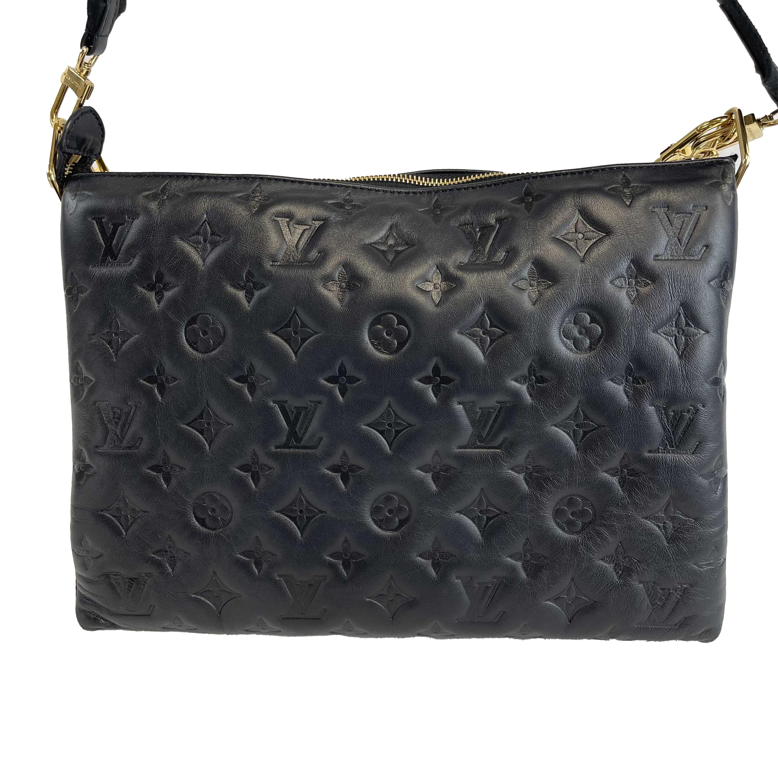 Louis Vuitton - Coussin MM - Black Leather Shoulder Bag w/ 2 Straps FULL KIT
Measurements

Width: 13 in / 33.02 cm
Height: 9 in / 22.86 cm
Depth: 4 in / 10.16 cm
Strap Drop: 13 - 21 in / 33.02 cm
Handle Drop: 9 in / 22.86 cm
Details

Made In:
