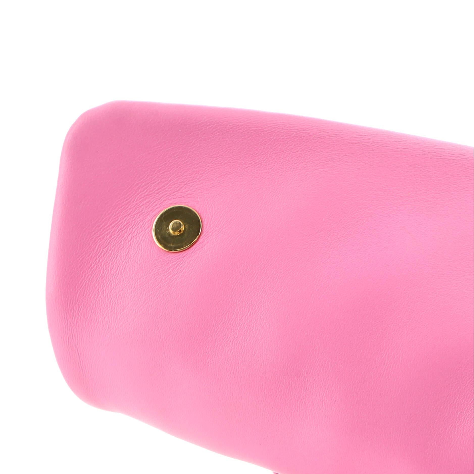 Coussin Pochette aus geprägtem Lammfell mit Monogramm von Louis Vuitton 3