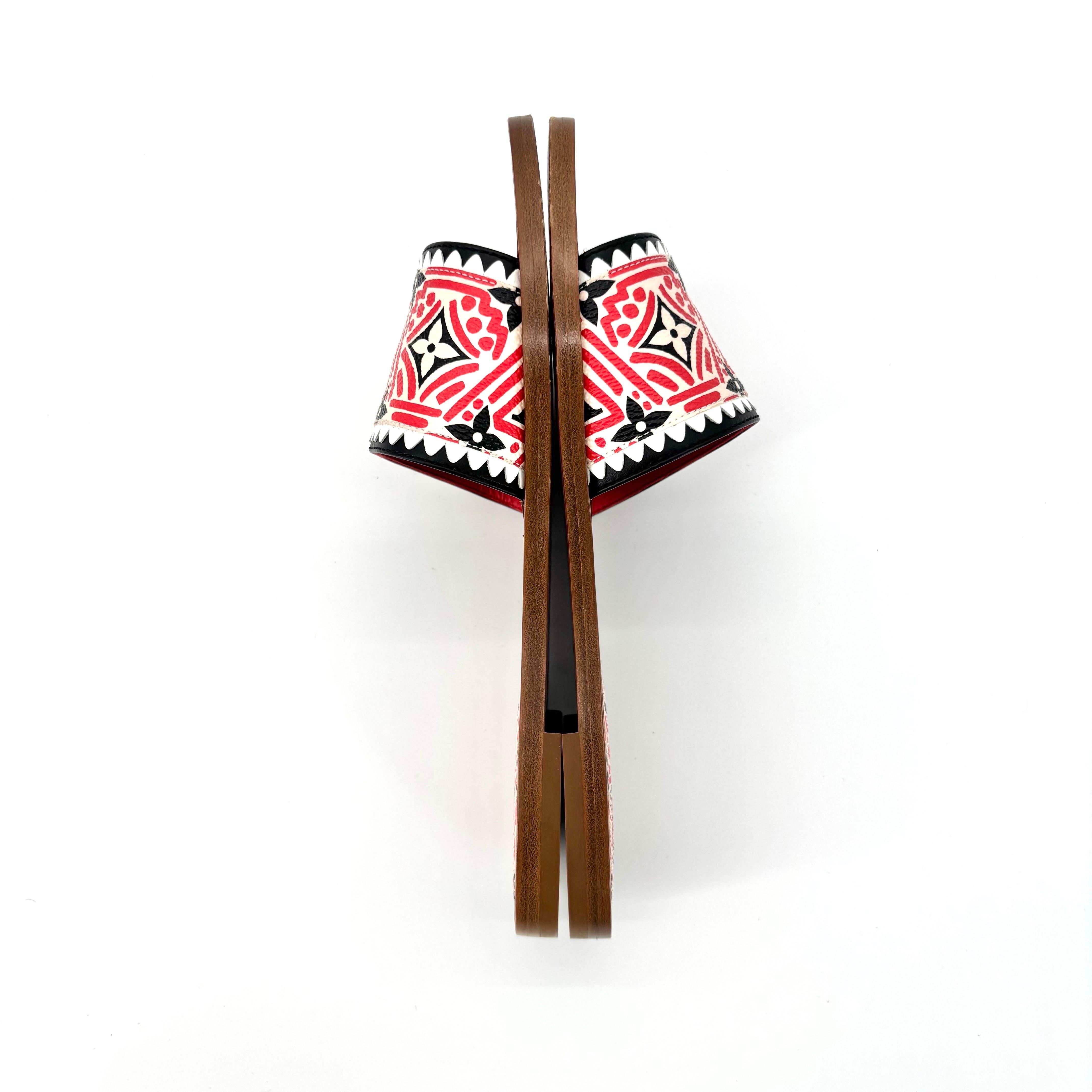 Donna Louis Vuitton Crafty Lock It LV Monogram Slides Mules Flats Sandali 36 in vendita