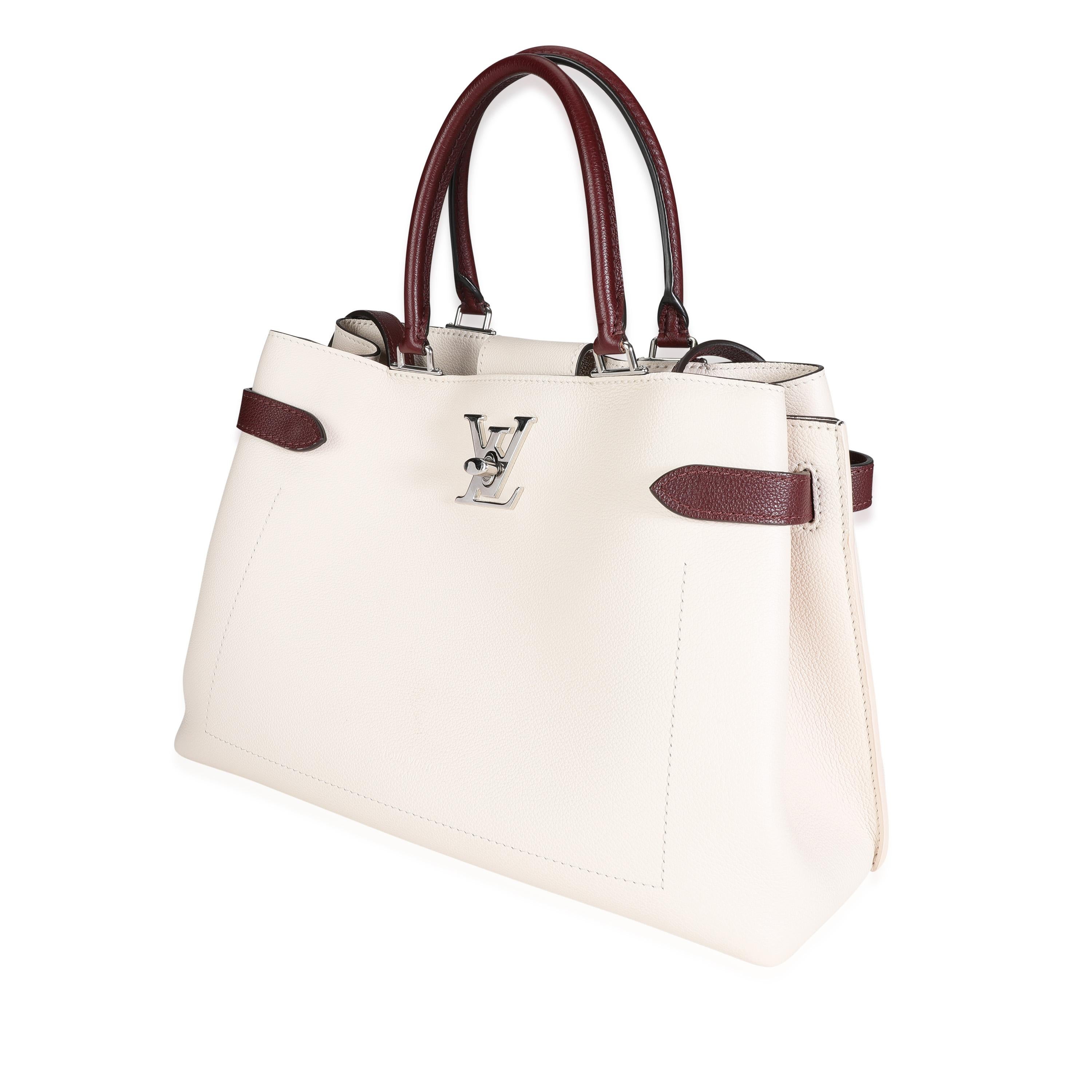 Bolso de día Lockme de piel de becerro granulada color crema y burdeos de Louis Vuitton en Excelente Estado en New York, NY