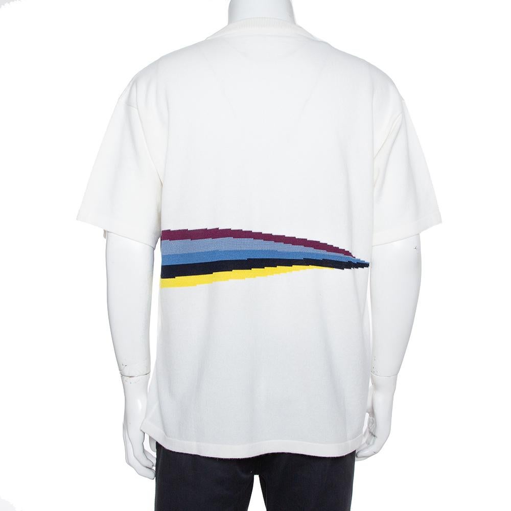 This Louis Vuitton T-shirt for men is knit using cashmere and decorated with rainbow detailing. It has short sleeves and a relaxed fit which will look great when paired with printed pants or jeans. Louis Vuitton Men Spring-Summer 2019.

