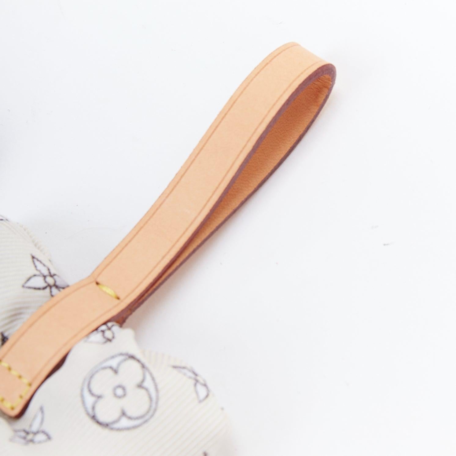 LOUIS VUITTON cream fabric LV monogram travel shoe horn In Good Condition For Sale In Hong Kong, NT