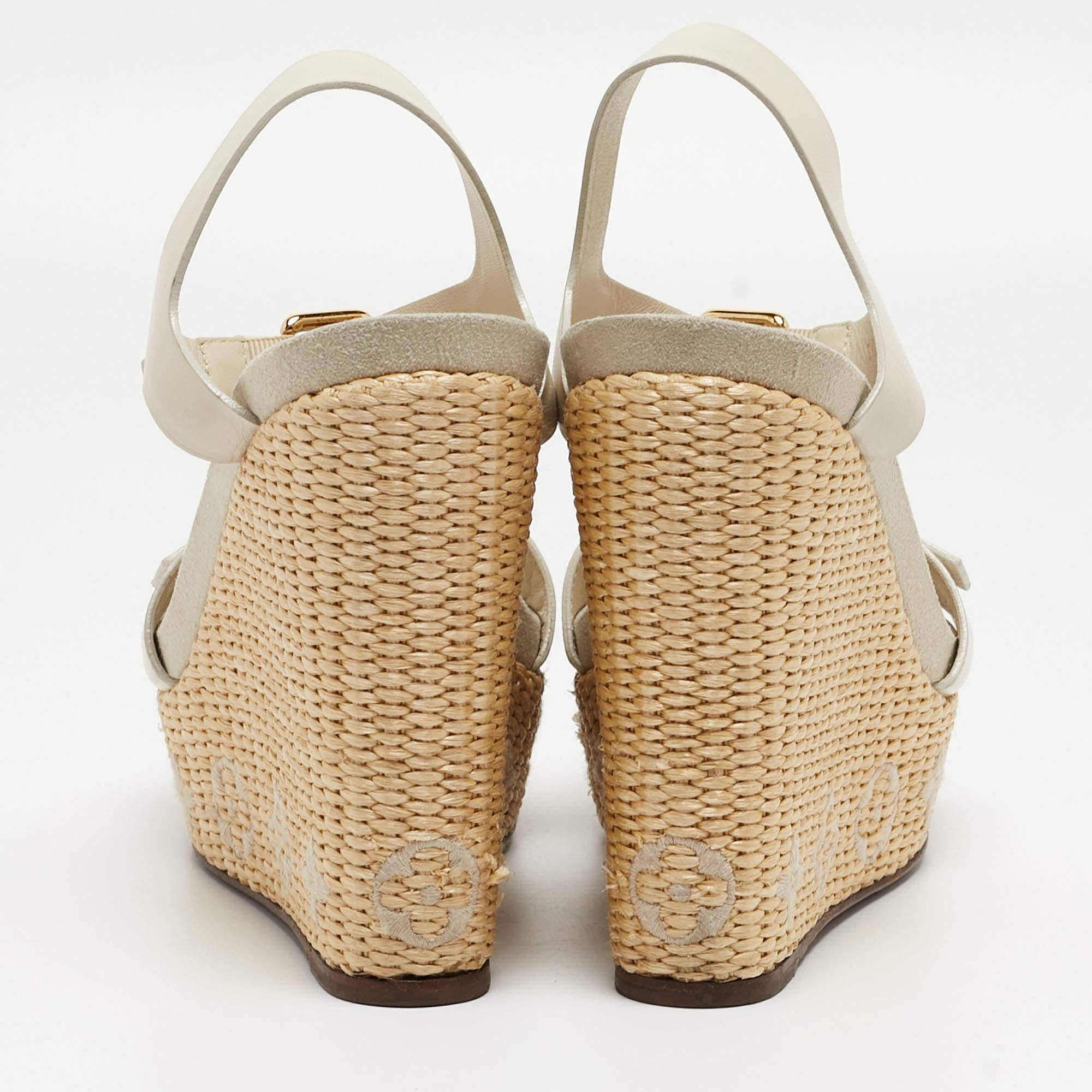 Louis Vuitton Cream Leather Buckle Detail Wedge Ankle Strap Sandals Size 39 In Good Condition In Dubai, Al Qouz 2
