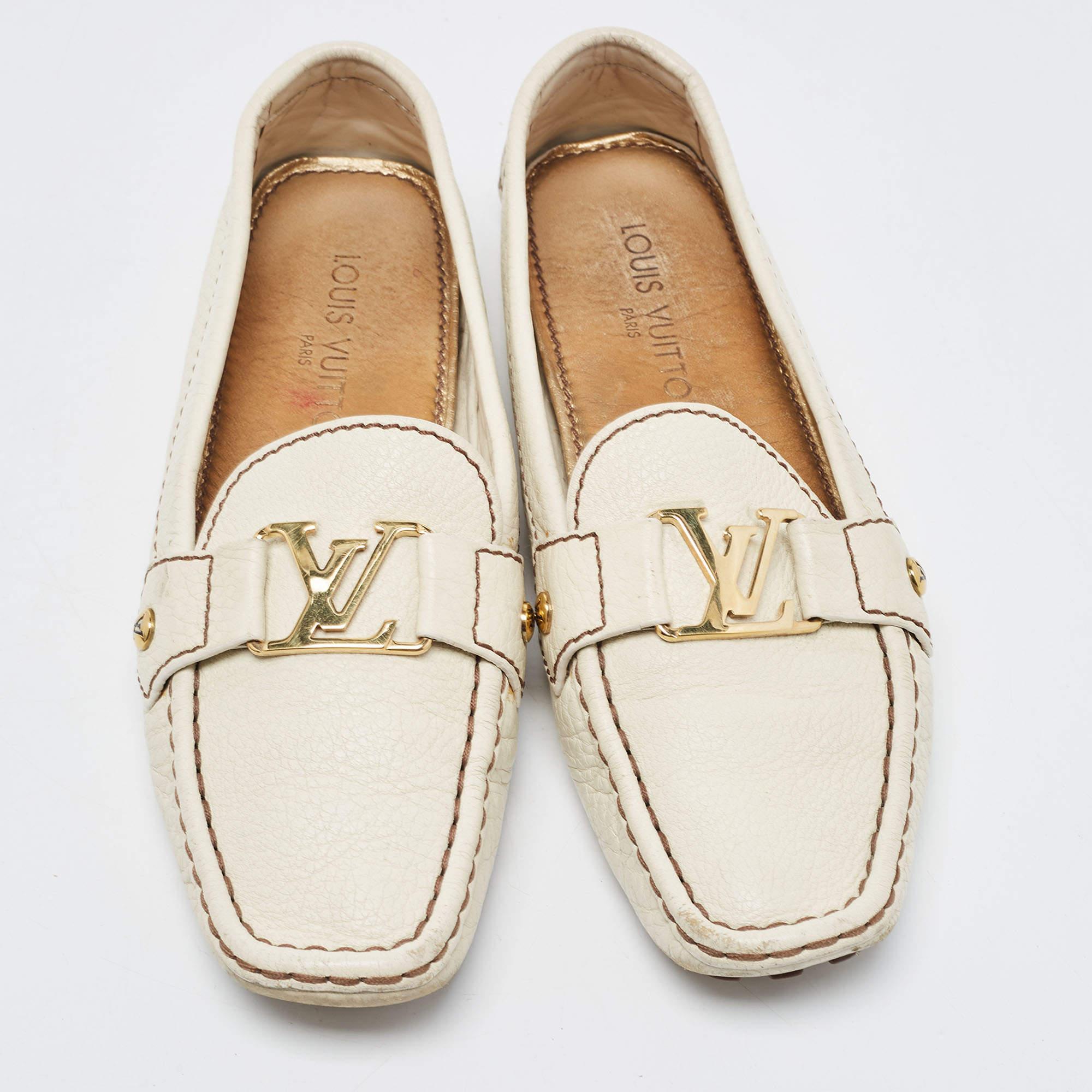 Louis Vuitton Cream Leather Oxford Loafers Size 37.5 In Fair Condition In Dubai, Al Qouz 2