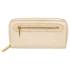 Louis Vuitton Cream Leather Zippy Wallet with leather, gold-tone hardware