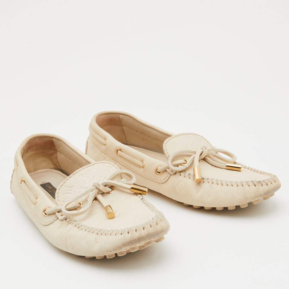 Beige Louis Vuitton Cream Monogram Embossed Leather Gloria Loafers Size 35.5 For Sale