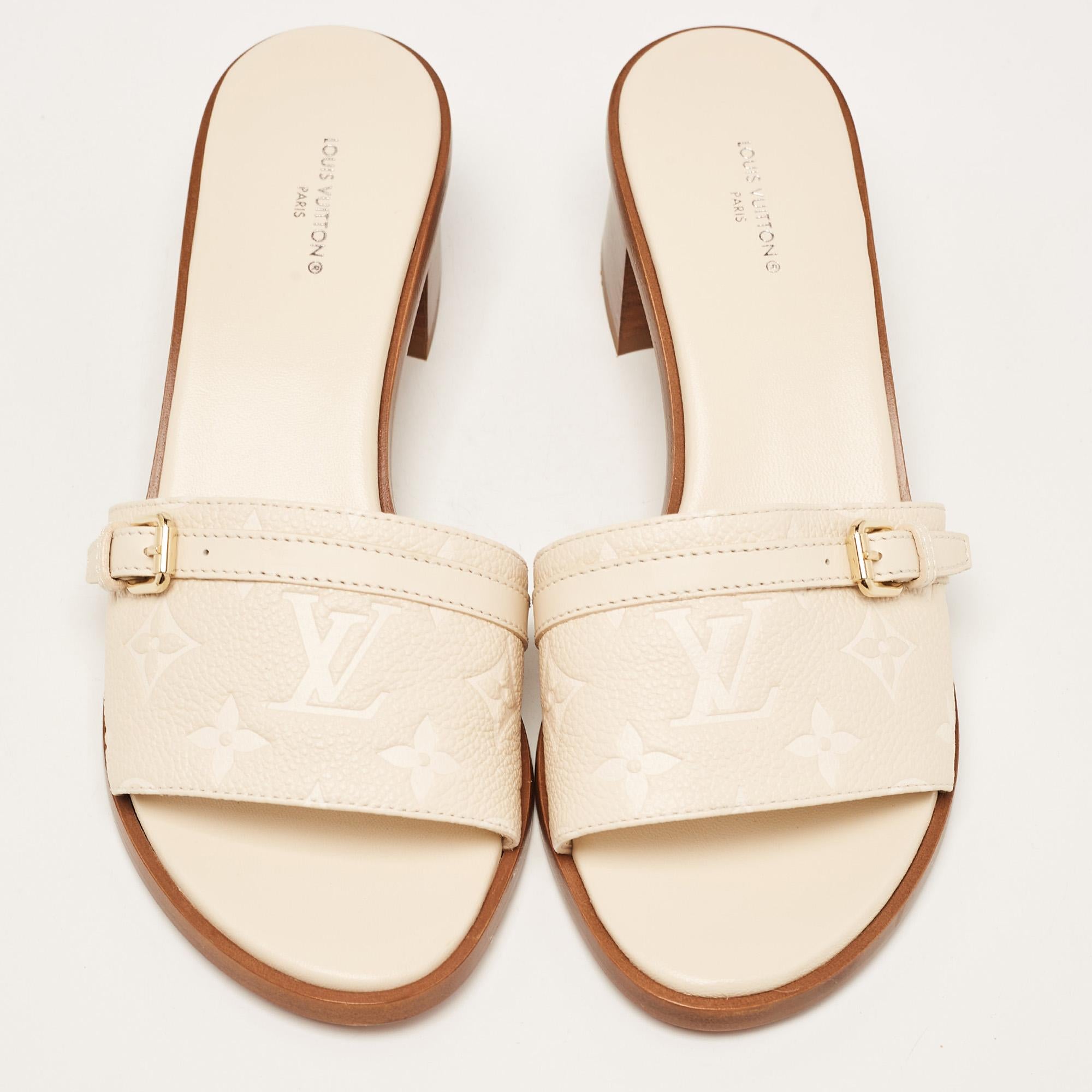 Louis Vuitton Cream Monogram Leather Slide Sandals Size 38 In New Condition In Dubai, Al Qouz 2