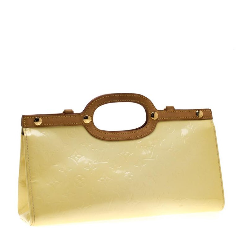 Louis Vuitton Cream Monogram Vernis Roxbury Drive Bag For Sale at 1stDibs