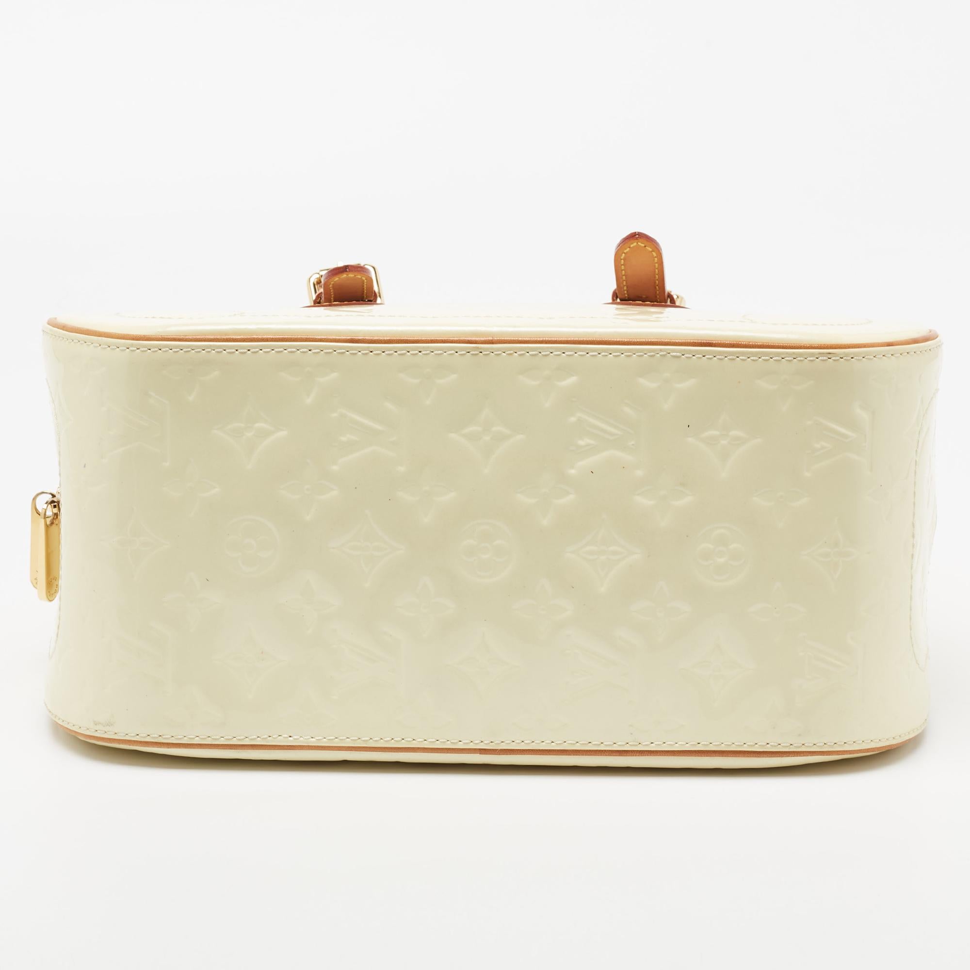 Louis Vuitton Cream Monogram Vernis Summit Drive Bag In Good Condition In Dubai, Al Qouz 2